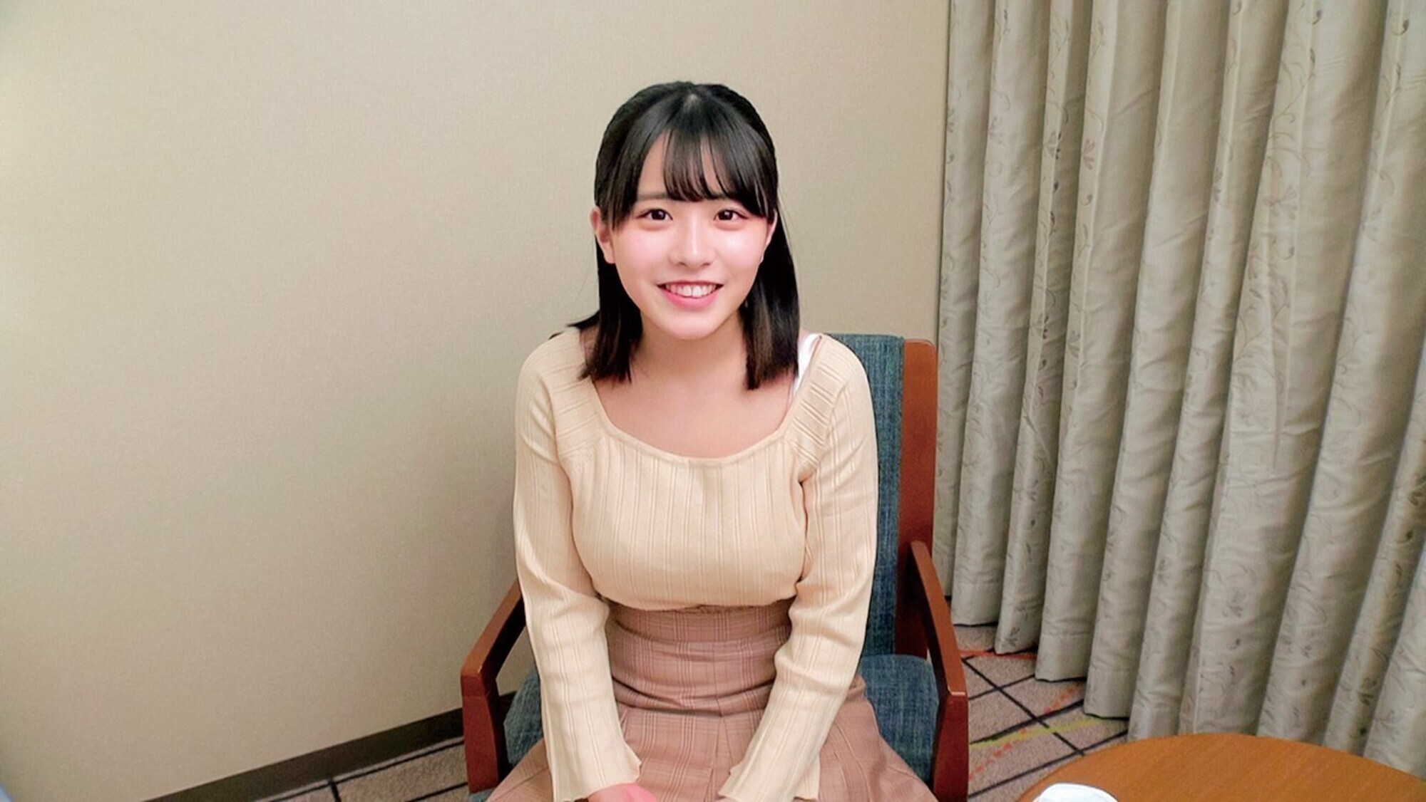 完全顔出しガチナンパ!地方から上京してきた10代美少女にとっても恥ずかしい素股体験してもらいました!!甘酸っぱいお汁溢れるおま●こにそのままヌルっと挿入!イってもイってもやめないエンドレス追撃ピストンでピチピチワレメが真っ赤に腫れあがるまで連続生中出し! 3 画像2