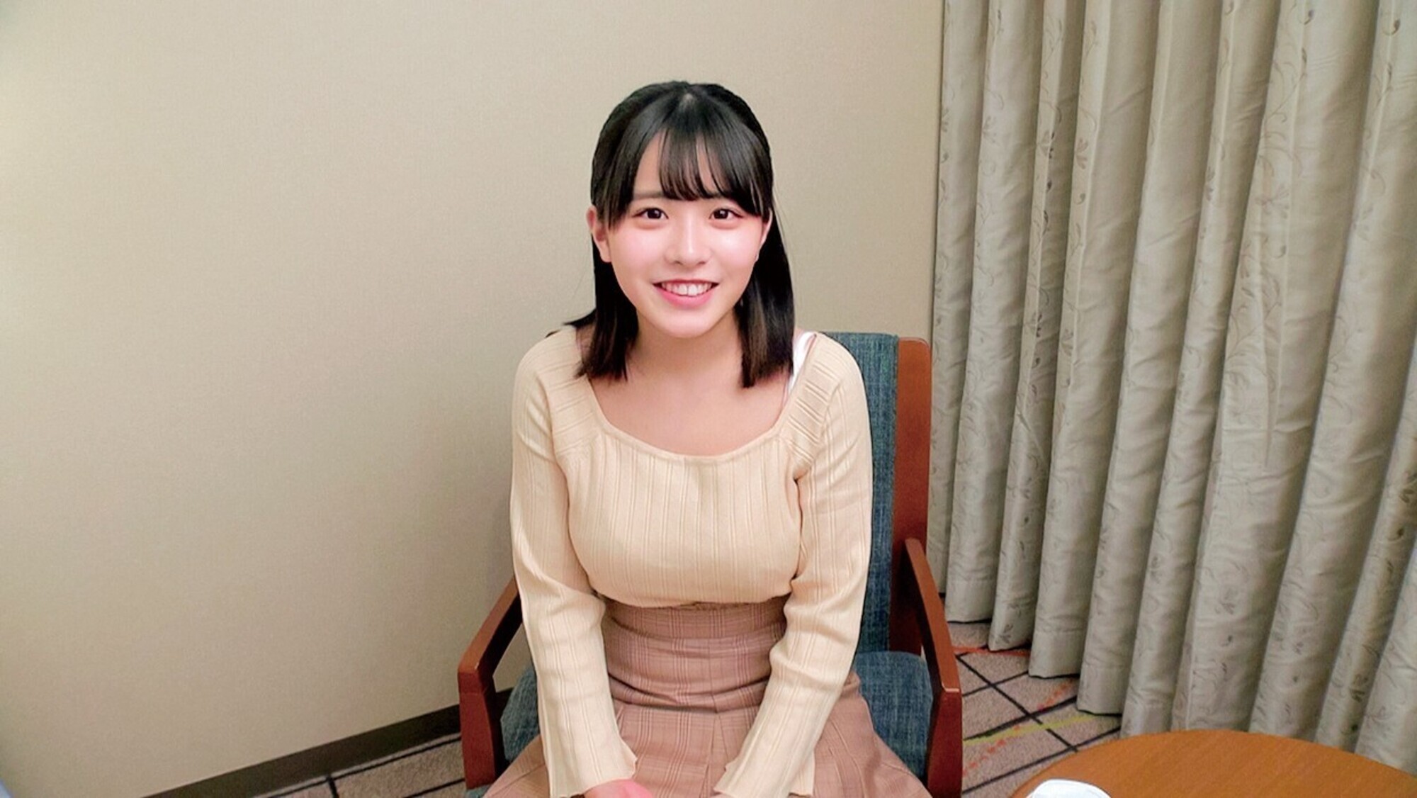 ★【素人】完全顔出しガチナンパ！地方から上京してきた10代美少女にとっても恥ずかしい素股体験してもらいました！！甘酸っぱいお汁溢れるおま●こにそのままヌルっと挿入！イってもイってもやめないエンドレス追撃ピストンでピチピチワレメが真っ赤に腫れあがるまで連続生中出し！ 3