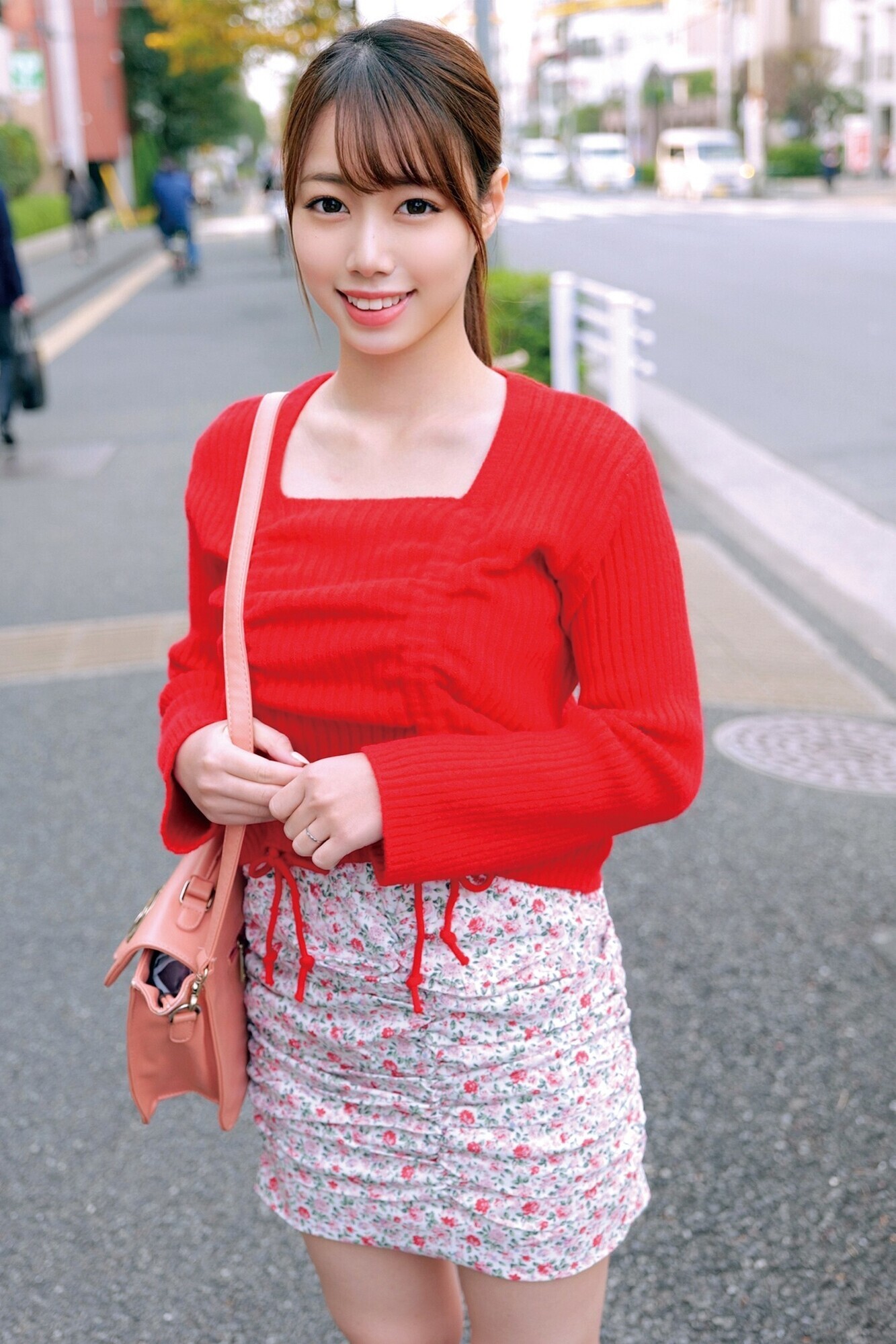 総勢15名の素人女子が優しく激しく筆おろし!童貞君のうぶなギンギンチ〇ポが膣奥に届き脳汁でまくり恍惚大絶頂!「まだまだ出せるよね・・・//」と、お返しの即ヌキ超絶テクで最後の一滴まで精液を搾り取る!怒涛の300分連続膣奥射精SP 画像7