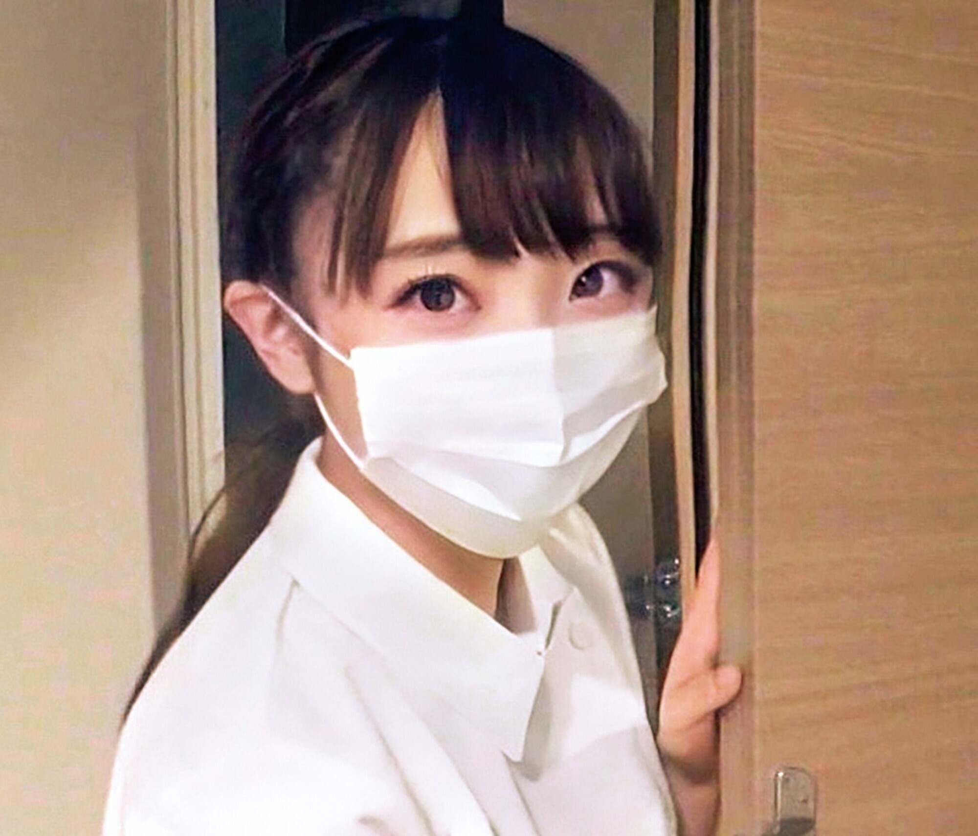 夜勤明けのナースはチ〇ポが欲しくてたまらない!?超多忙な都内病院勤務の看護師さんが白衣を乱してデカチン跨りSEX没頭グリグリ騎乗位///発情しすぎて連続射精!!精液を中出し採取する白衣の天使10人300分プレミアムベスト!! 画像10