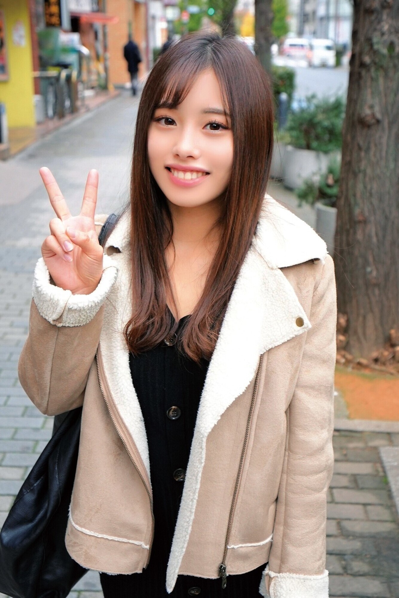 彼氏を喜ばせたい素人女子大生がメンズエステ密着マッサージ講習体験！？超照れながらオイルヌルヌル施術中･･･密着しすぎて勃起チ〇ポがアソコを布越し2cm挿入！？そのまま彼に内緒で生ハメ中出し裏オプション（＾＾;）