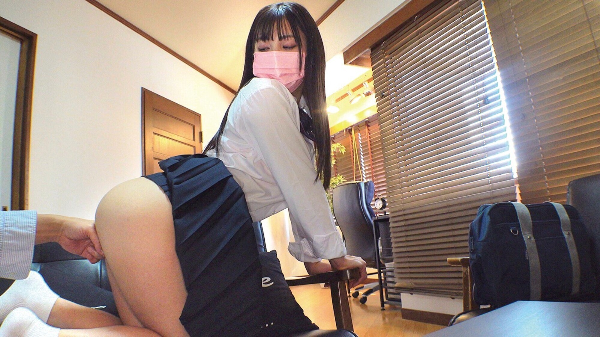 デカチン制裁!塩対応パ●活超生意気娘を徹底的に理解らせた バックの途中でコンドームポイ!何度イっても謝っても絶対許さない高速激ピストンで足腰ガクブル完全敗北!泣きべそイキ!! 4 大人をなめ腐った円光娘4名 画像3