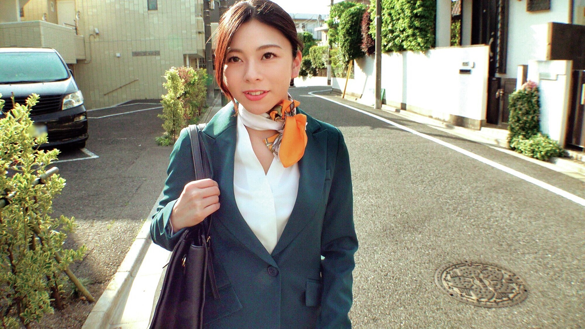 憧れの女性職業の最高峰！大手航空会社のキャビンアテンダントと童貞君が黒パンスト直穿き素股で超発情！？黒パンスト越しの童貞デカチン先っぽ3cm挿入！敏感なオマ○コの入り口をグリグリされて奥まで挿れて欲しくなっちゃったCAさんが生ズボッ筆おろし／／優しくも腰振るガニ股騎乗位で連続仰け反りイキ！！