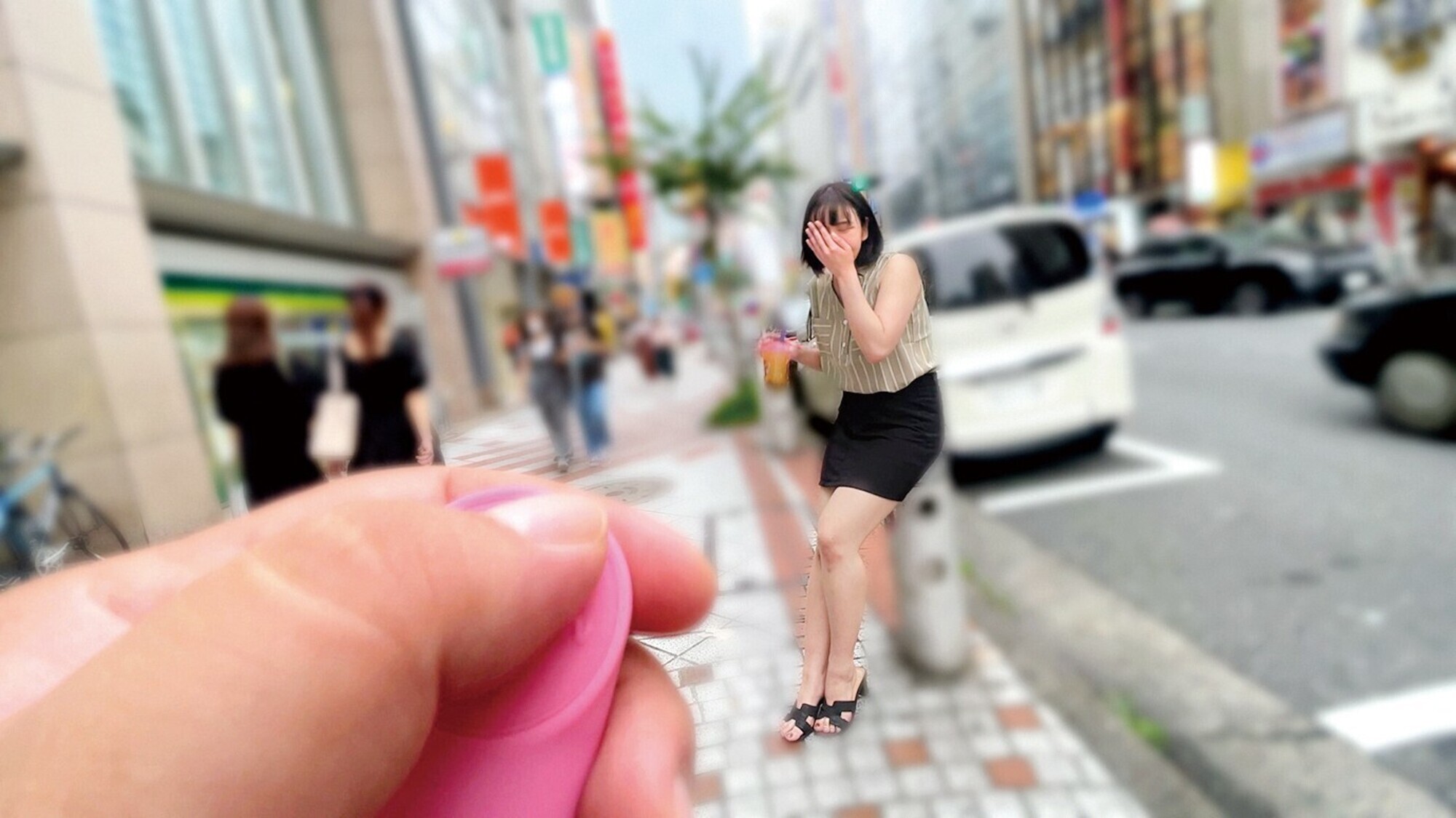 素人美少女とリモコンバイブお散歩SPー完全版ー「もうイキそうです･･･／／」人混みの中でビクビク震えて絶頂する女子たち！時代に逆行する超羞恥プレイでまさかのエロスイッチオン！公衆の面前でイキまくる素人 10名300分収録