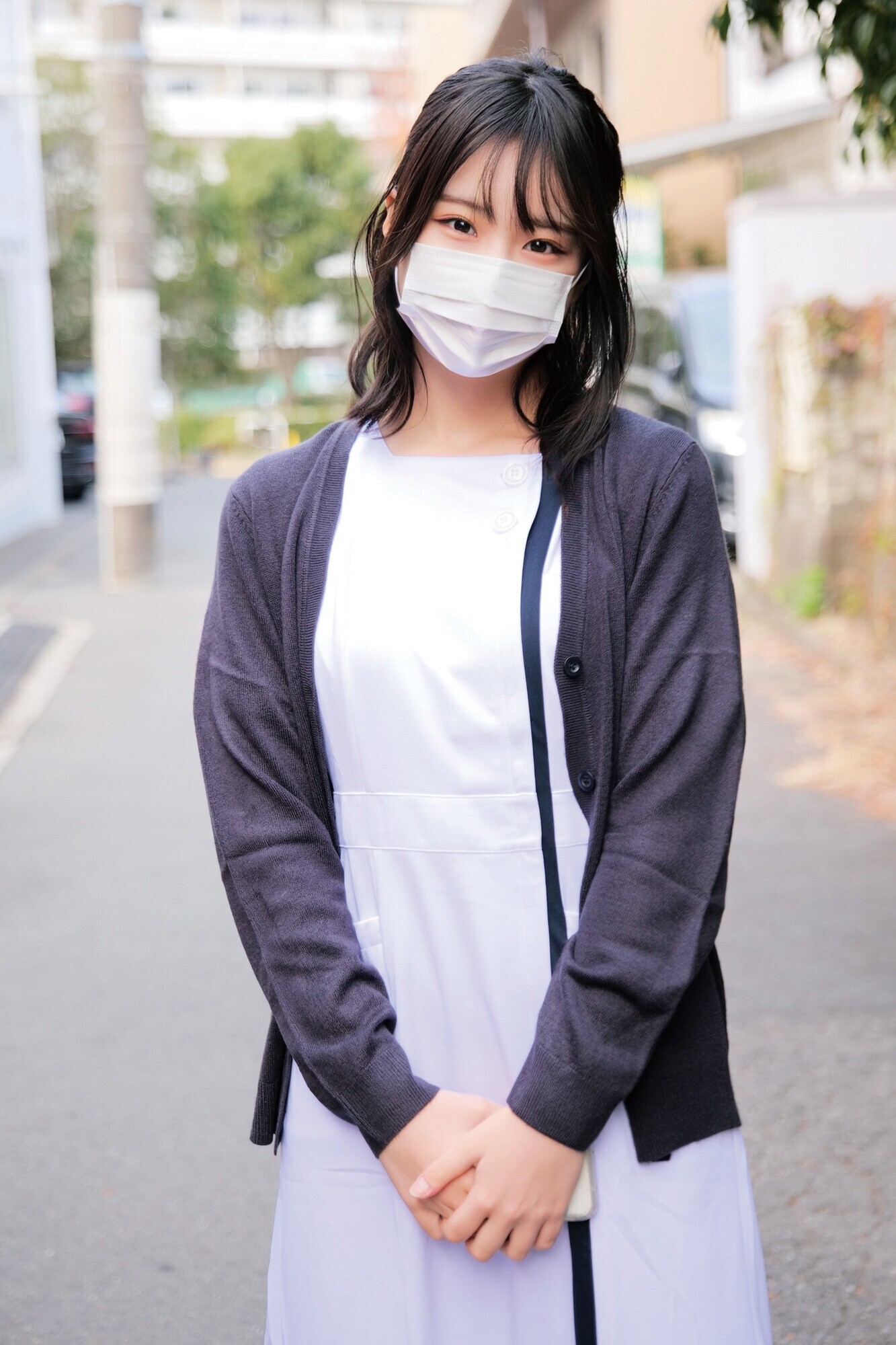 顔出し解禁！マスク美女の歯科衛生士さんが童貞君と口SEX！普段はマスクの下に隠された美顔を初披露！キス未経験男子に優しくDキス、舌吸い、舌挿入、舌激ピストン！顔中よだれまみれで恍惚絶頂！下のお口も濡れ濡れになってま○こでも童貞君と筆おろしセックス＆連続生中出し！！
