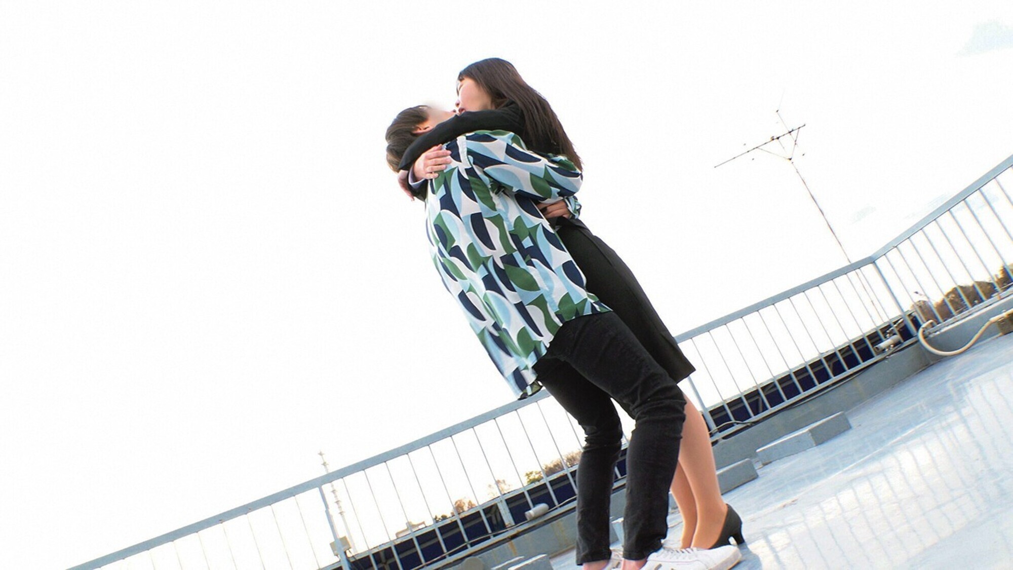 初々しいリクルートスーツの就活女子大生の皆さんww青空の下で○がトロける超濃密ベロキス体験してみませんか？舌を絡ませる糸引き涎ダラダラ公開ディープキスで高まっちゃって！？とにかくキスキスキス生々しい接吻中出しSEXww 2