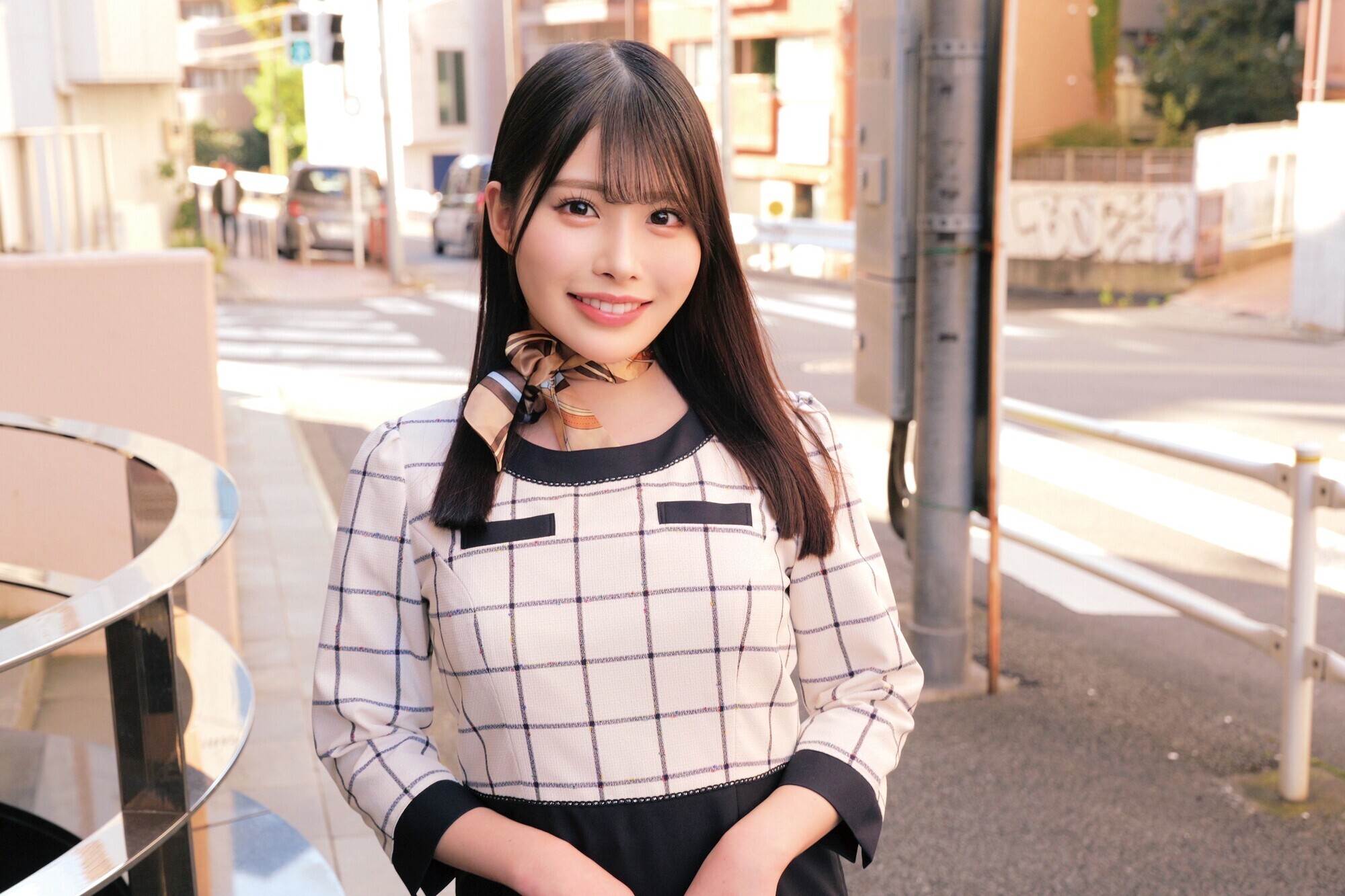 一流百貨店に勤務する清楚で品格漂う美容部員さんが挑戦!羞恥野球拳!勝てば賞金GET!負ければ即ズボ生ハメ生中出しSEX! 画像18