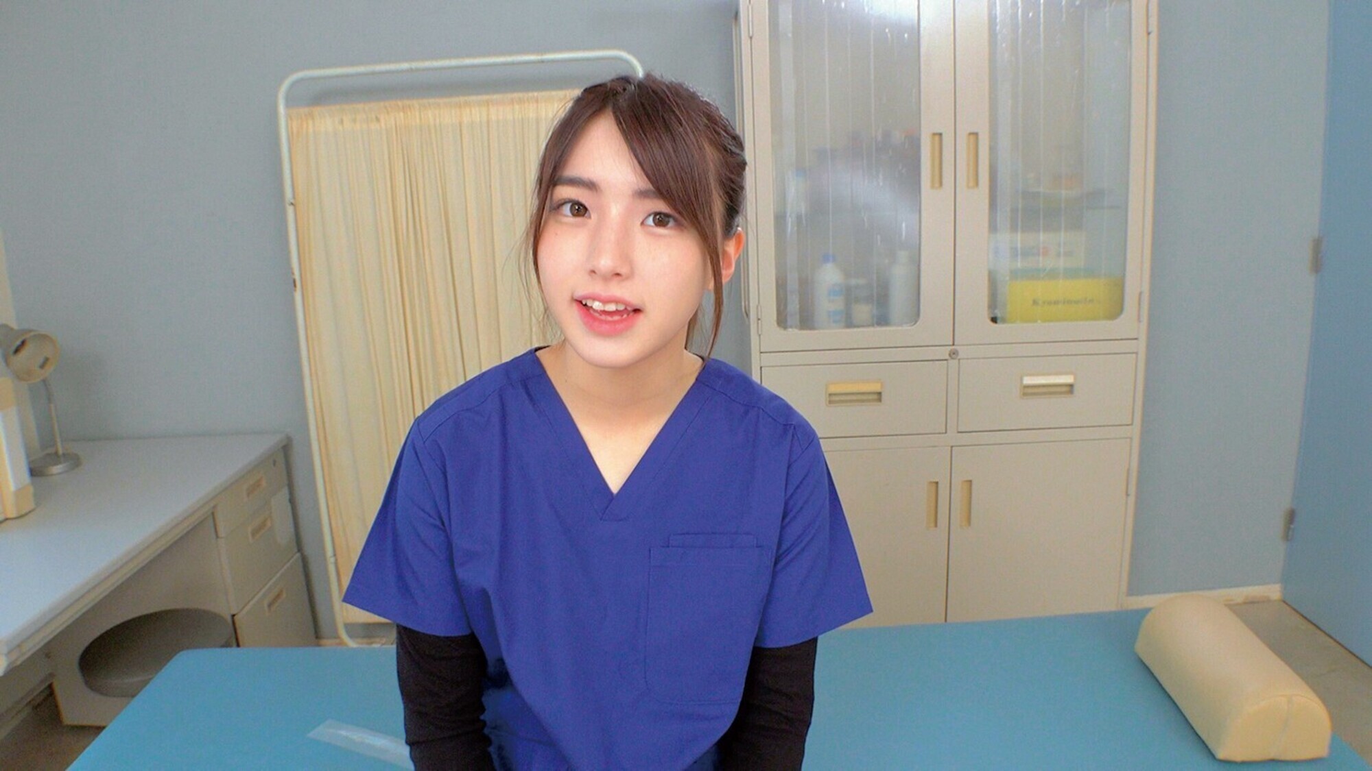 休憩中の美尻で可愛い整体師さんに敏感すぎる男子の身体を揉みほぐしてもらいましたwwただ施術中に勃起しちゃう絶倫チ○ポを見せつけられムラムラしちゃう整体師さん(/ω¥)エロエロ覚醒しちゃって連続射精マッサージ( ゜Д゜)仕事中なのに性欲暴走//そのまま性欲暴走ずっぽし生ハメ連続中出し性交!! 画像1