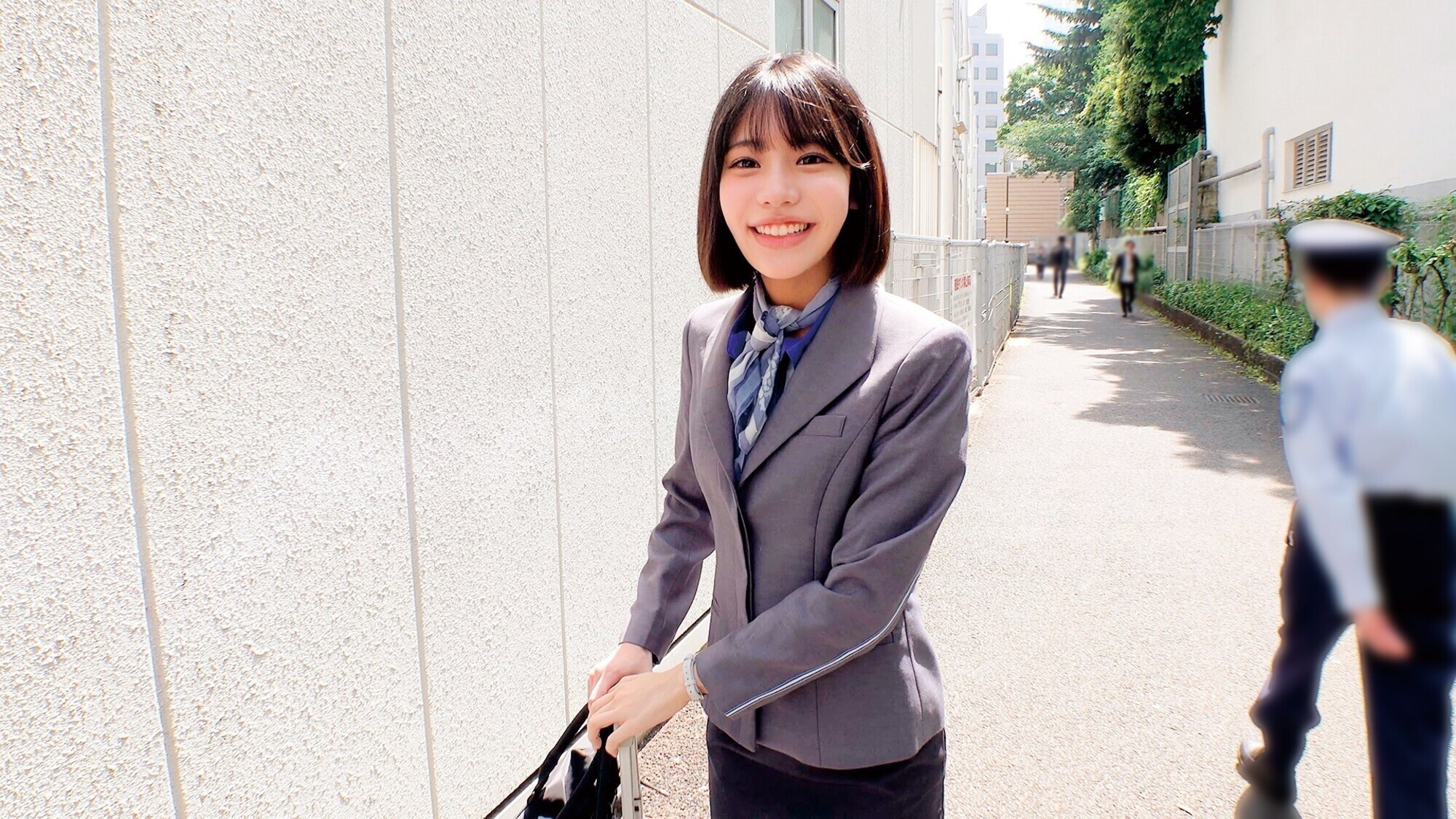 大手航空会社勤務の美人CA（キャビンアテンダント）が童貞チ○ポをノーハンドフェラ早漏改善！気品が溢れる一流のおもてなしフェラで暴発大量射精ごっくん→即フル勃起！元気すぎる童貞チ○ポを放っておけないCAはそのまま筆おろし中出しTAKE OFF