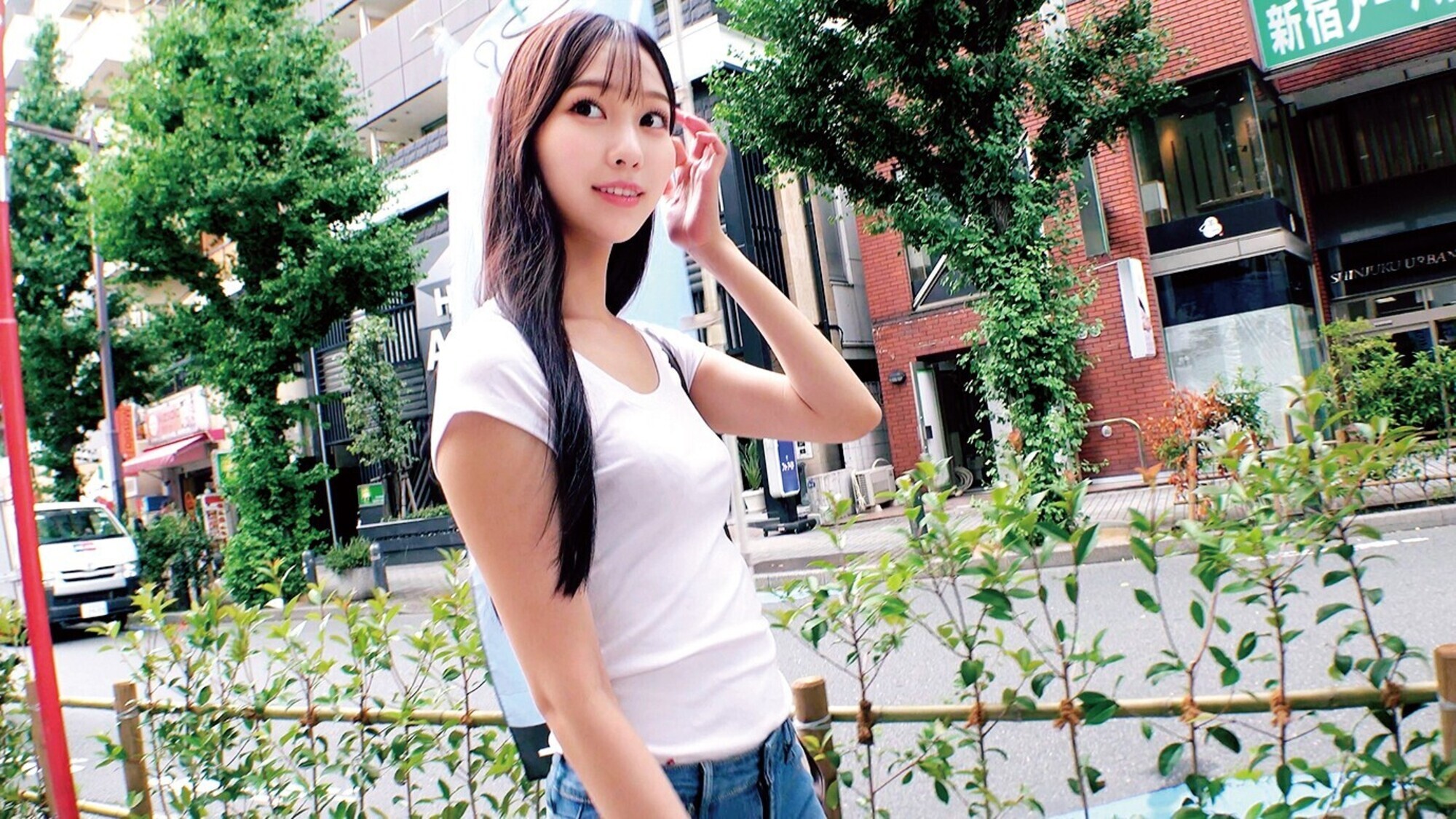 責め経験ほぼゼロ//超うぶ素人娘がM男くんと密室2人きりww「ほら精子出しなよ///でも勝手に出しちゃダメぇ~」敏感すぎるM男に大発情&ドS痴女覚醒!?乳首舐め手コキ、顔騎、足コキ、罵倒で小悪魔寸止め//暴発しちゃうMチンに跨り杭打ち騎乗位でエロエロ腰振りエンドレス絶頂!!M男君のキャンタマ枯渇するまで精子搾取連続中出し!! 5 11枚目