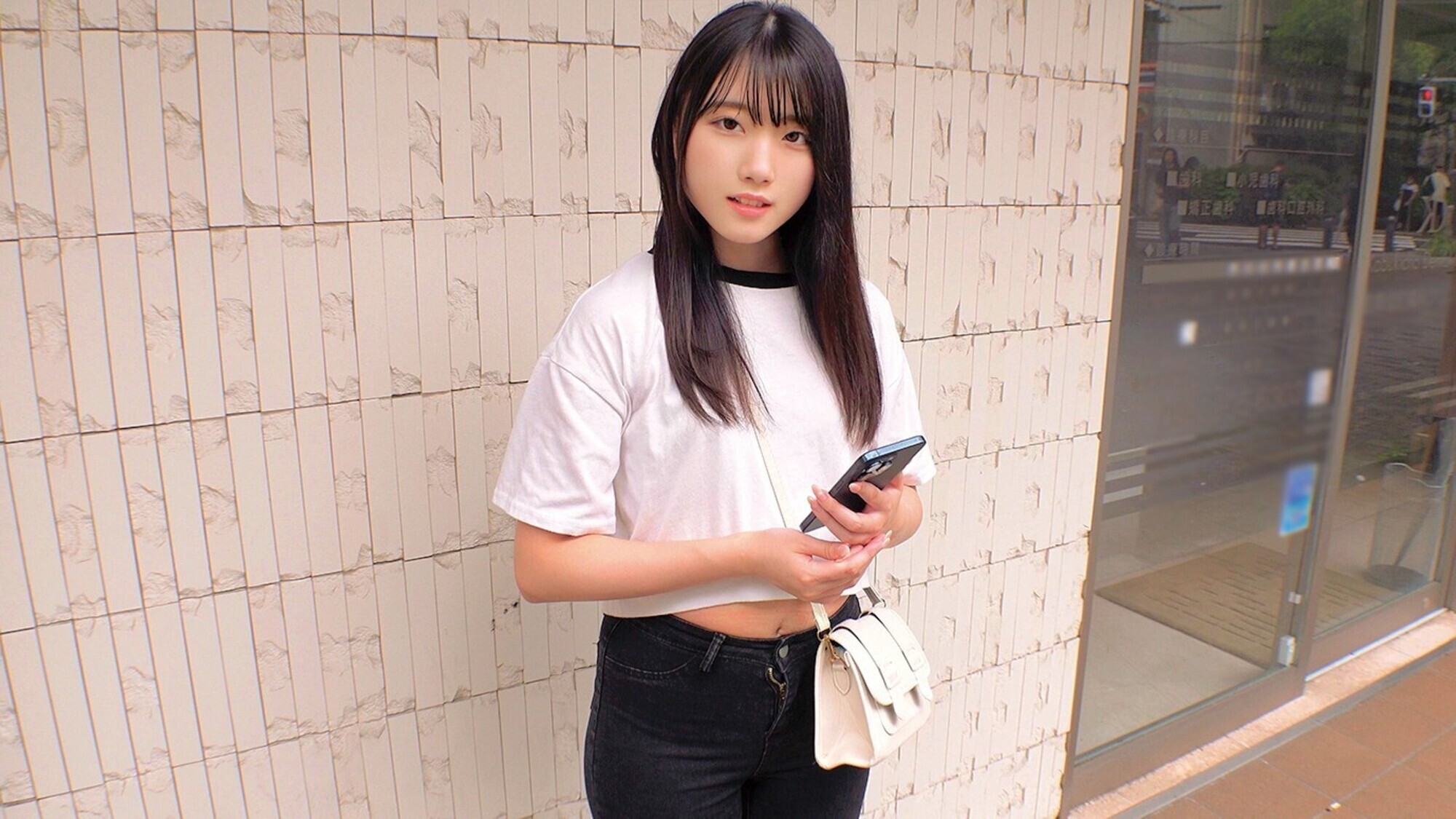 責め経験ほぼゼロ//超うぶ素人娘がM男くんと密室2人きりww「ほら精子出しなよ///でも勝手に出しちゃダメぇ~」敏感すぎるM男に大発情&ドS痴女覚醒!?乳首舐め手コキ、顔騎、足コキ、罵倒で小悪魔寸止め//暴発しちゃうMチンに跨り杭打ち騎乗位でエロエロ腰振りエンドレス絶頂!!M男君のキャンタマ枯渇するまで精子搾取連続中出し!! 5 21枚目