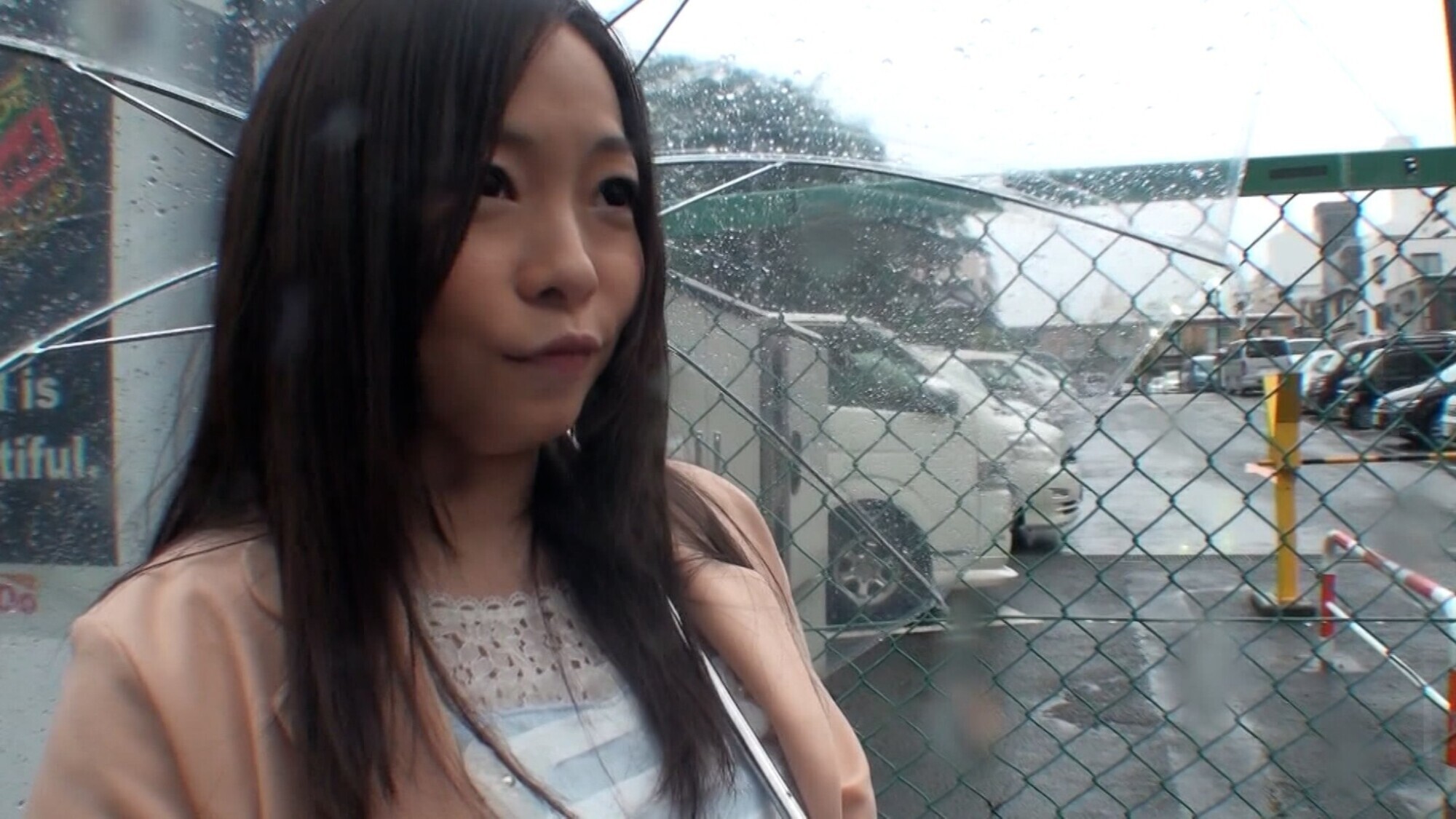 結婚2年目の奥さんにインタビュー!赤裸々に性生活を話し出す変態奥さん!?性欲旺盛な奥さんは下着を見せてオッパイを吸われSEXがしたくてたまらない!? 画像1