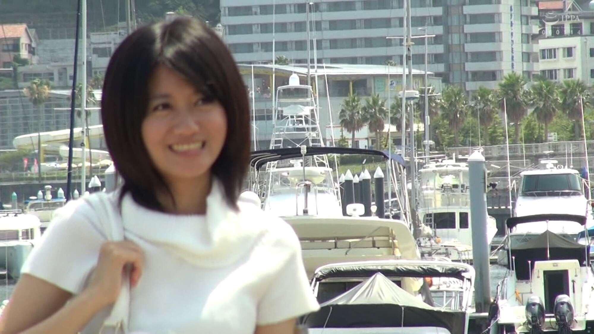 夫婦で行く温泉旅行の取材旅行に参加した読者モデルの若妻さんを酔わしてはめを外して他人棒を嵌める!?開放的な状況は若妻さんも淫らに股を広げる!! 画像1