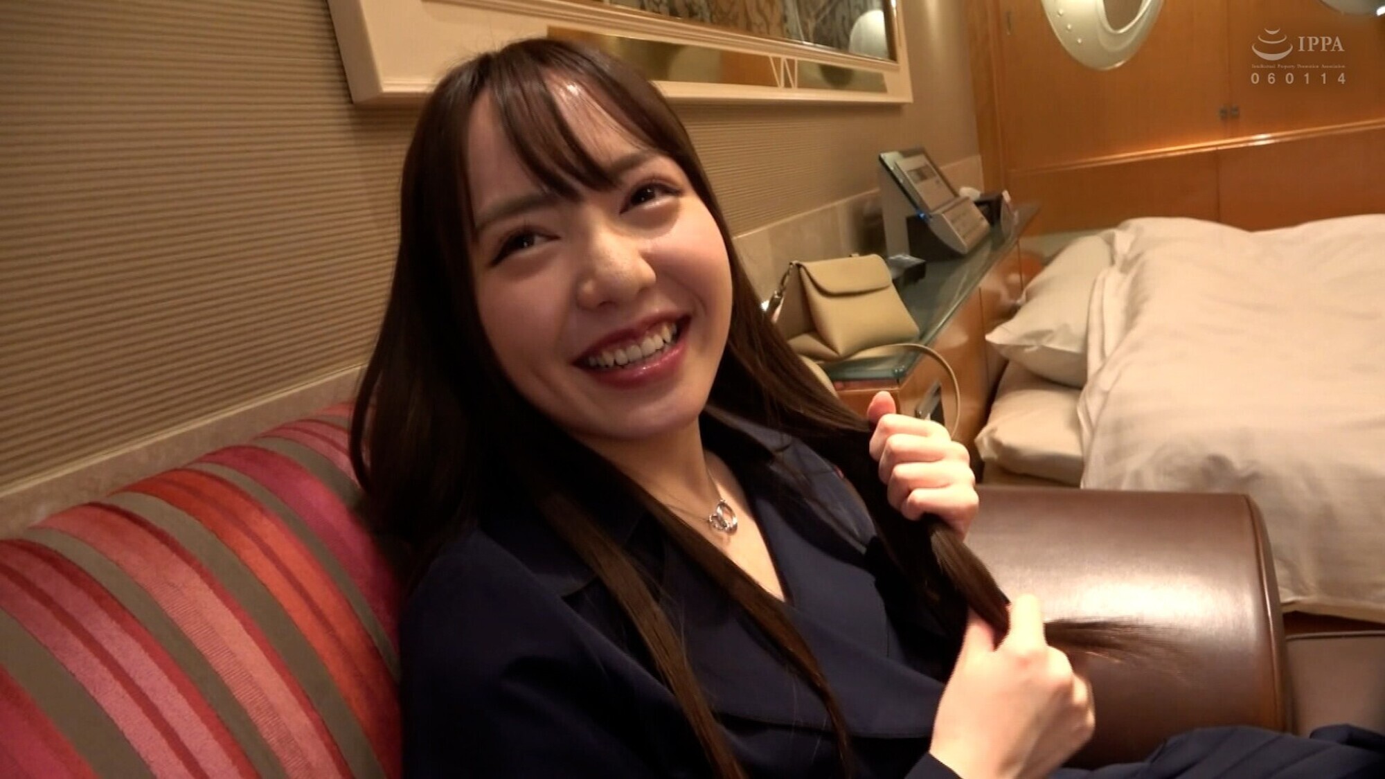 彼氏はおらず、3か月ほどご無沙汰、性欲は電マオナニーで発散すると言うアイドル顔の美少女個撮嵌め撮りSEX! 画像1