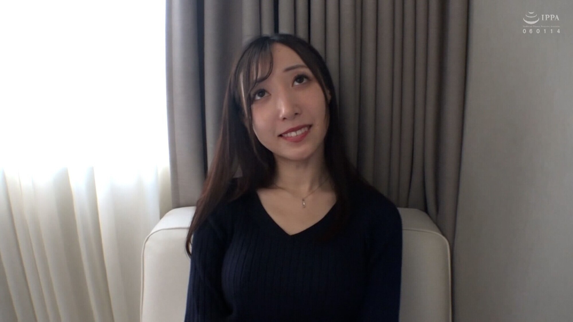 【アダルト動画】静岡から友人に会いにやって来た人妻は久しぶりの一人の時間にやりたい盛りの性欲が抑えられずナンパに簡単についていきひと時の快楽SEXに酔いしれる！