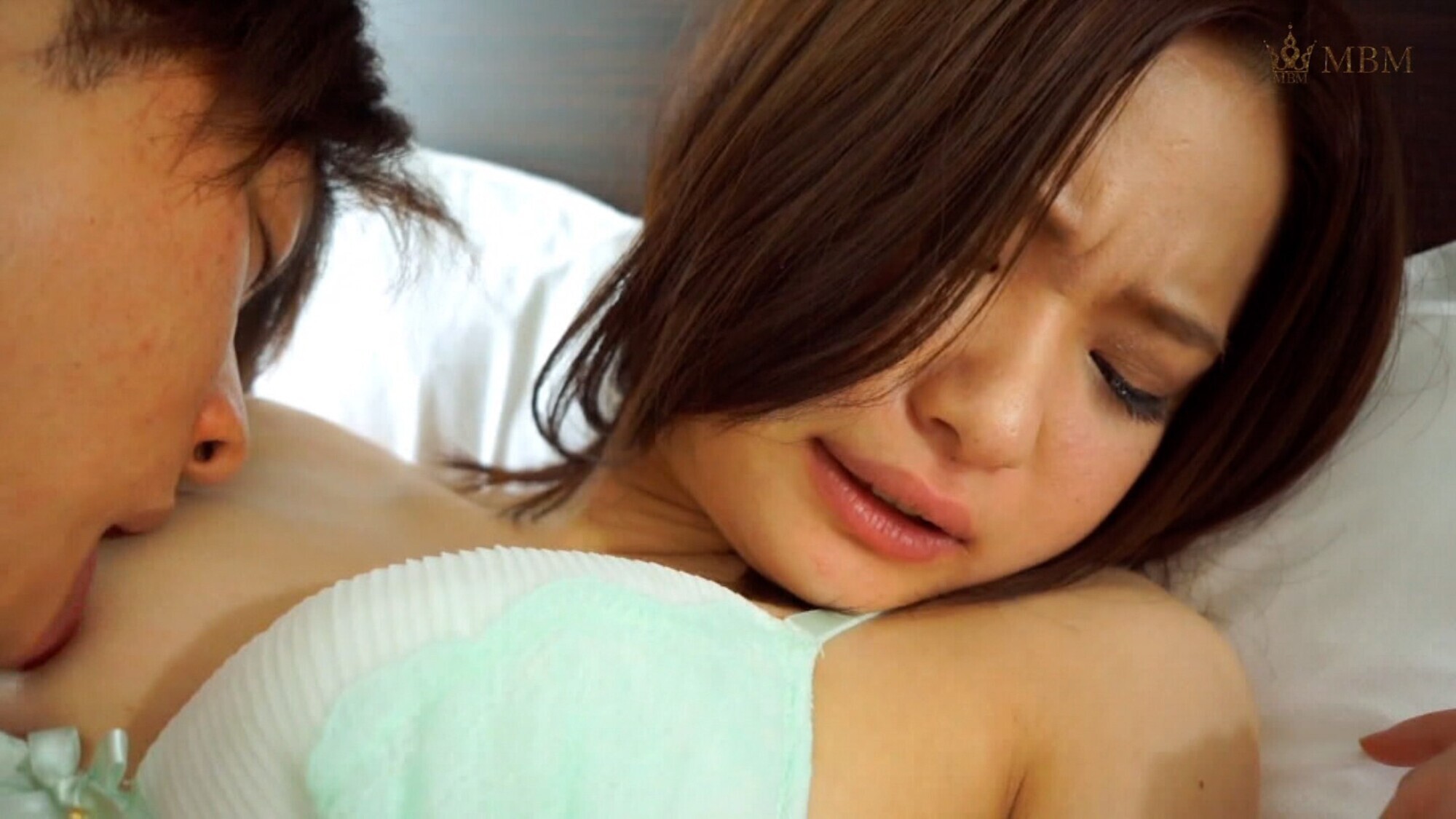 旦那の浮気にその気になった奥様の性欲は止まらない!他人棒でひと時の快感に溺れる淫乱妻! 画像2