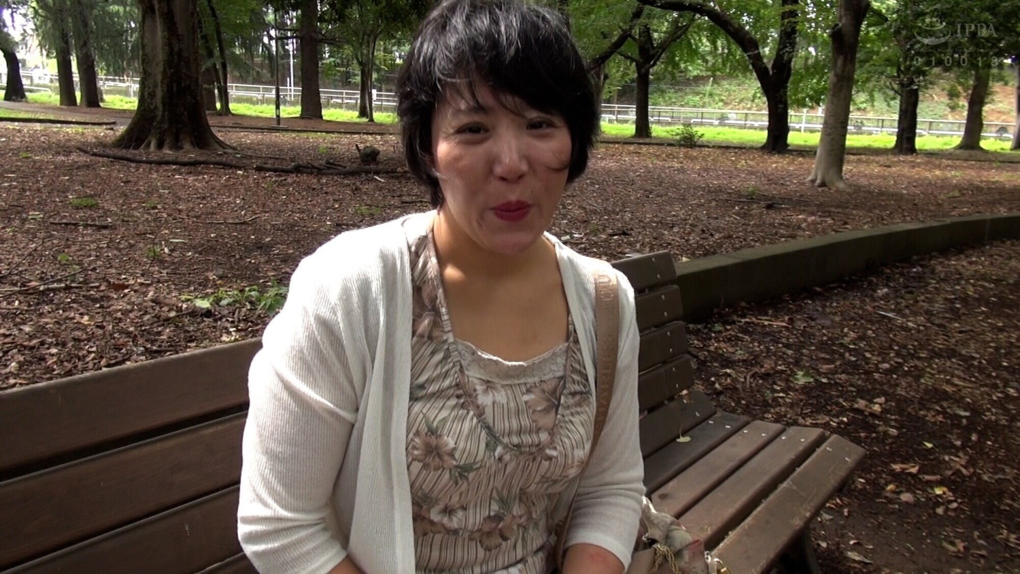 最近ご無沙汰の火照りを感じたくてAV出演の未婚の熟女さん！M気質全開で手を縛られローターで激イキ変態SEX！