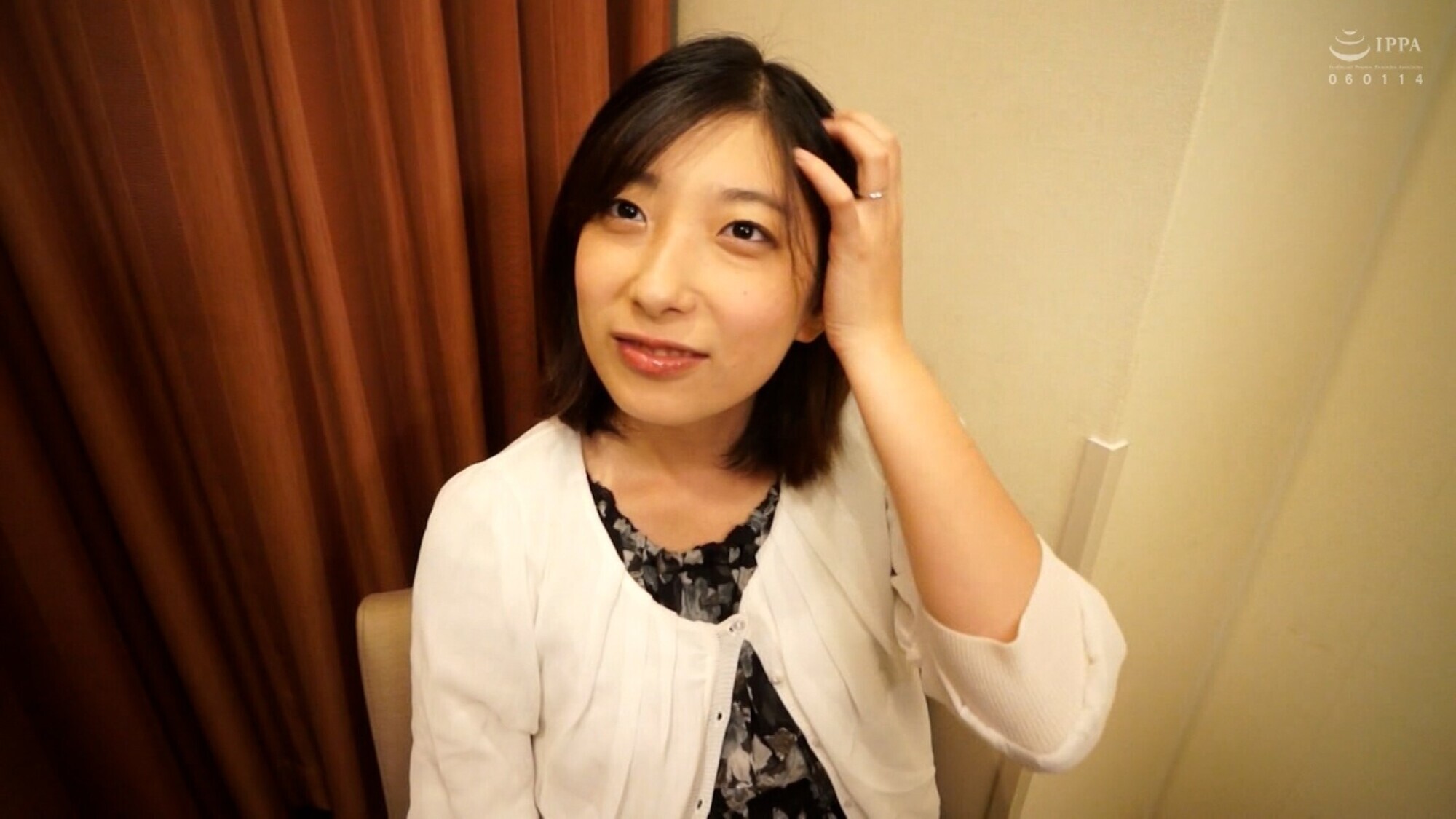 アンケート調査に協力してくれた奥様にさらに謝礼上乗せで特殊バイトを提案!下着モデルからなし崩し的にハメ撮りSEX! 画像2