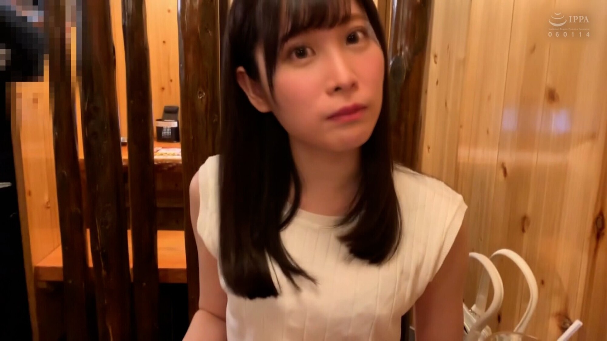 坂道系黒髪美少女と居酒屋デート!ホテルで飲みなおし提案を受け入れIN!清純美少女系からのムッツリどスケベ変貌のエロエロSEX 画像1