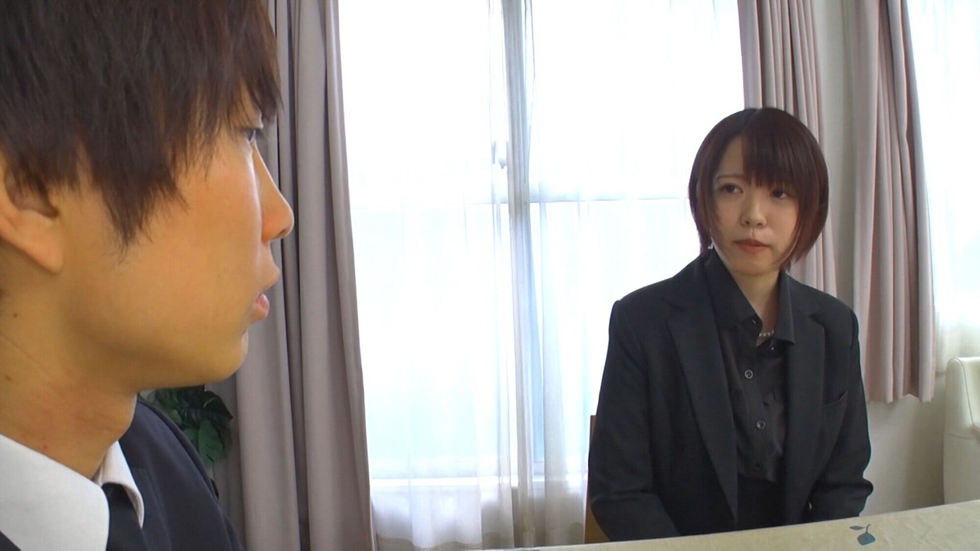 夫の葬儀の終わったあと・・・義理の兄に借金返済の為に遺影の前で抱かれ絶頂を繰り返す美しき未亡人エロス! 画像1