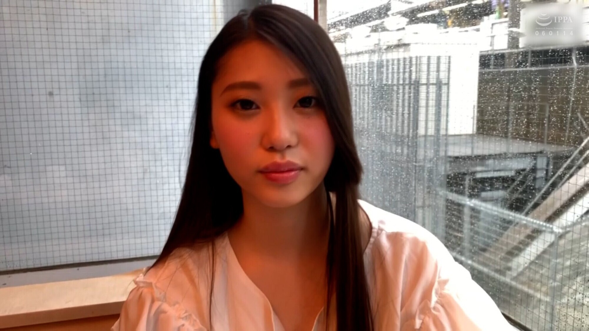 透明感ハンパない介護の専門学校生とお酒を買い込みモデルテイでラブホに誘いハメ撮りSEX! 画像1