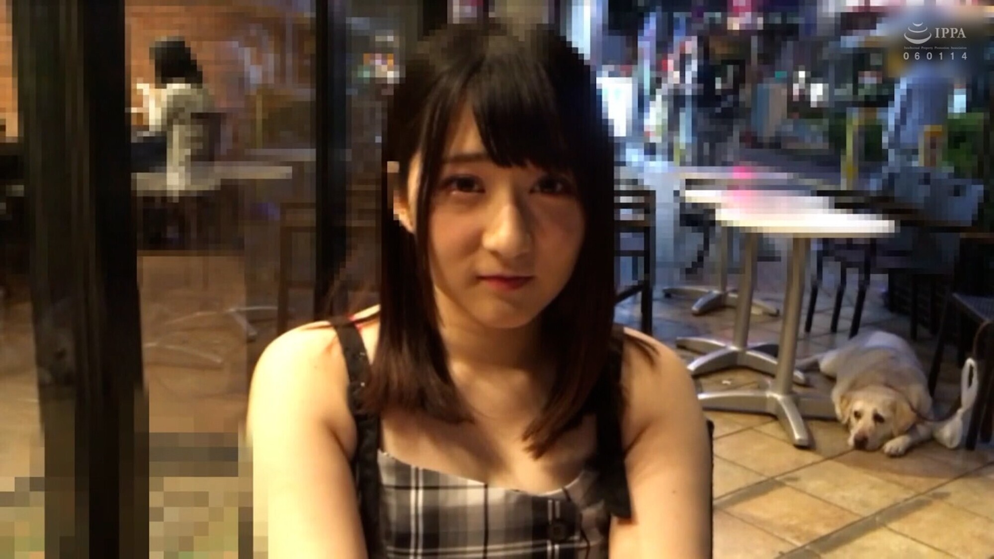 割の良いバイトに惹かれてやってきた見るからにおとなしそうな美少女をラブホに誘い撮影テイで徐々に脱がして嵌め撮りSEX! 画像1