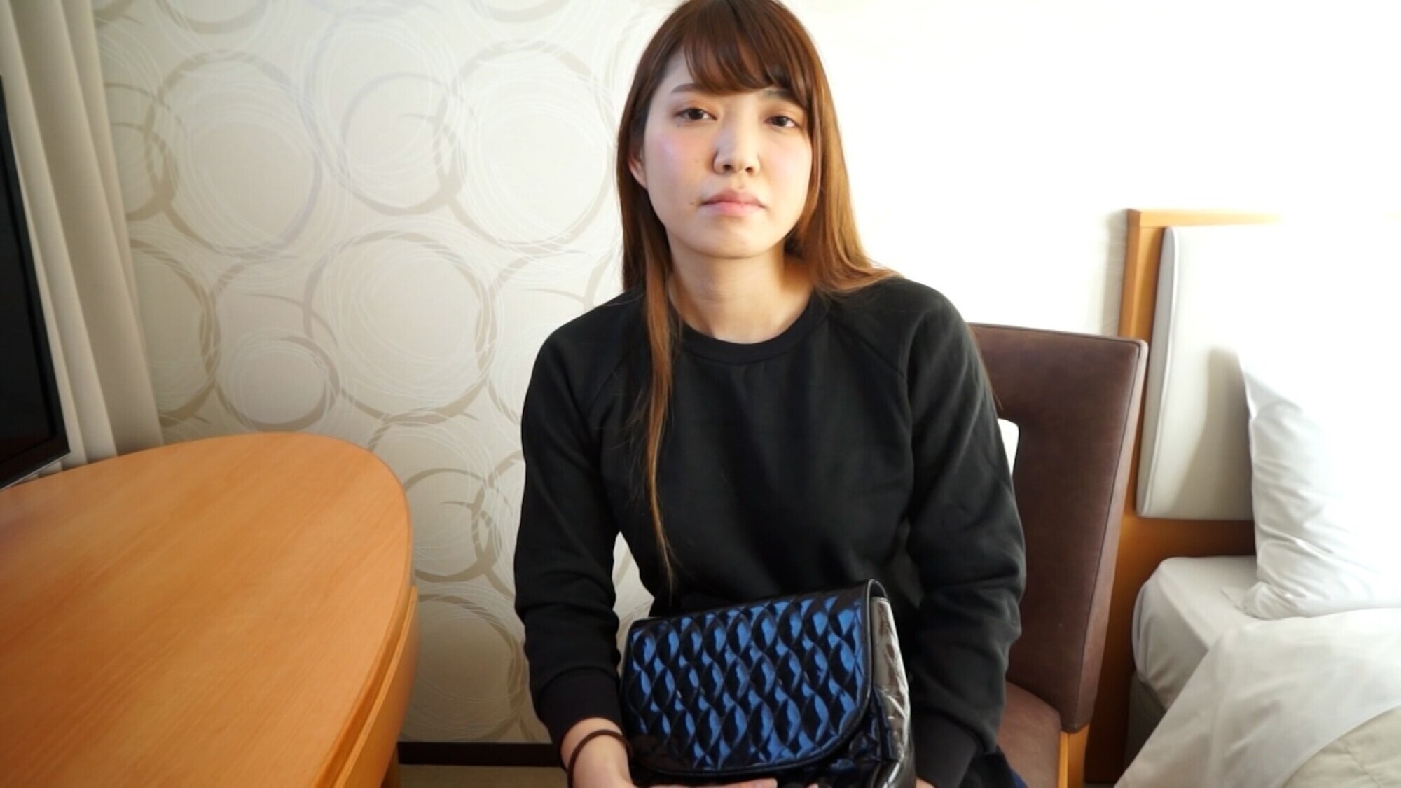 人妻さん限定でアンケート調査!旦那は激しい潔癖症でSEXにも不満がたらたら・・・ここでストレス・性欲発散しませんか!? 画像1