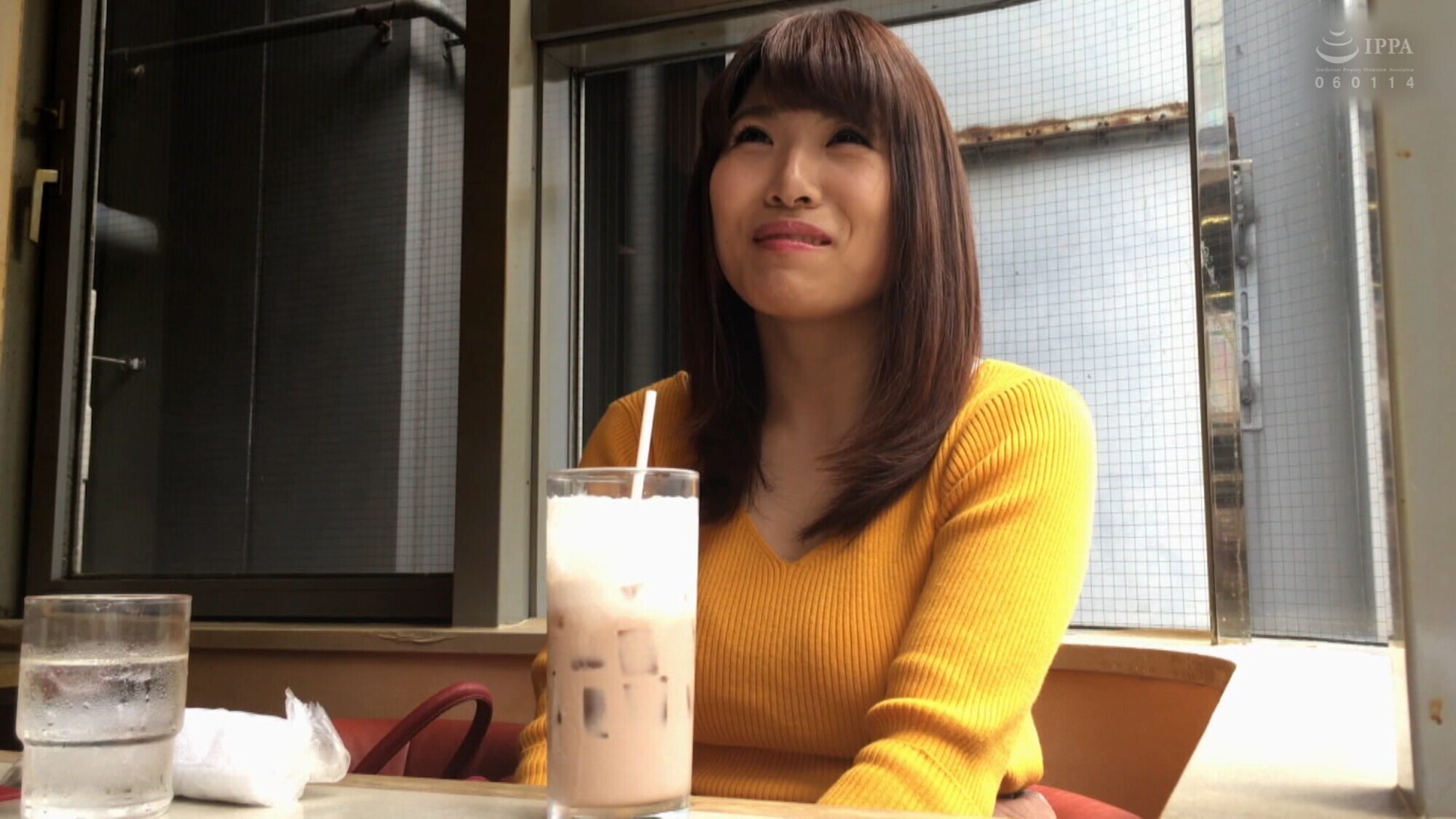 下着買取り＆下着モデルバイトでやって来たおっとり美形巨乳ちゃんGETからのほろ○い、なし崩しで激ハメSEX！