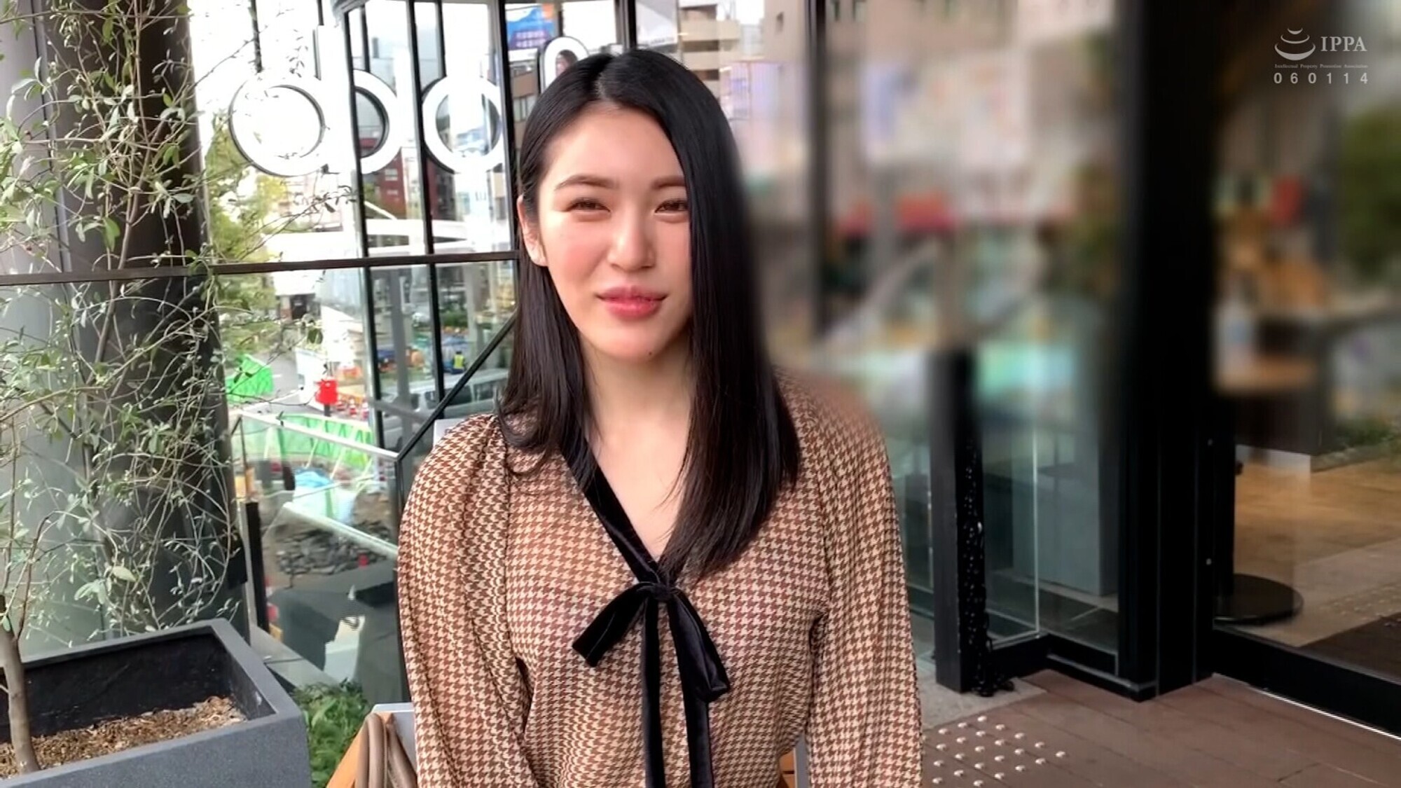 カフェのテラス席で首○めとか、イラマとか、イイな～と平気で話す二刀流清楚系美人とラブホで性癖トーク！変態丸出し淫乱性交！