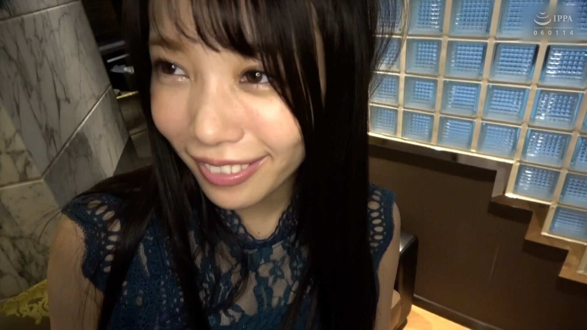 友達にマッチアプリを勧められやってみた透明感半端ない清楚系美少女とラブホでなし崩し的にハメ撮りSEX！