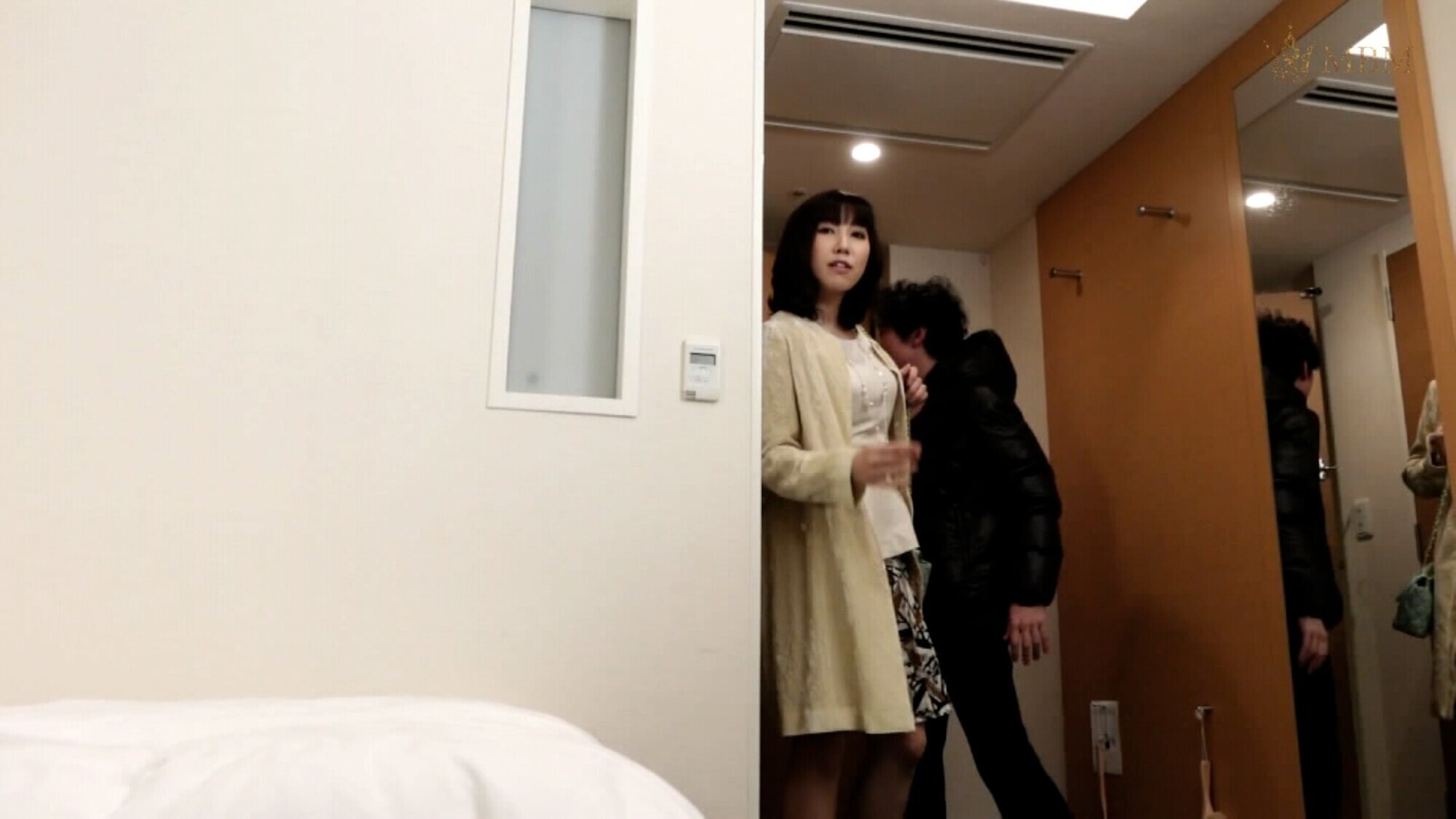 街行く素敵な奥様をガチナンパ!カフェで仲良くなった奥様をホテルに誘って不倫快楽交尾! 画像1