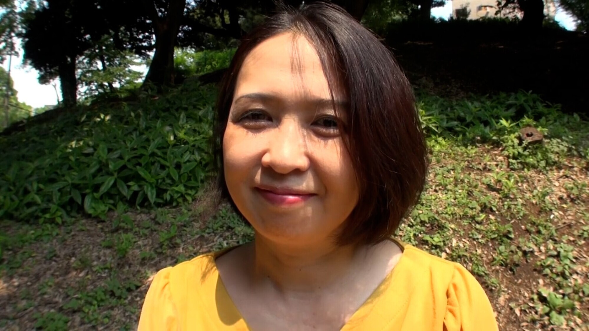 年下セフレとラブホで毎週SEXしている好きモノ熟女!SEXが好き過ぎてAV出演しちゃう淫乱不貞中出しSEX! 画像1