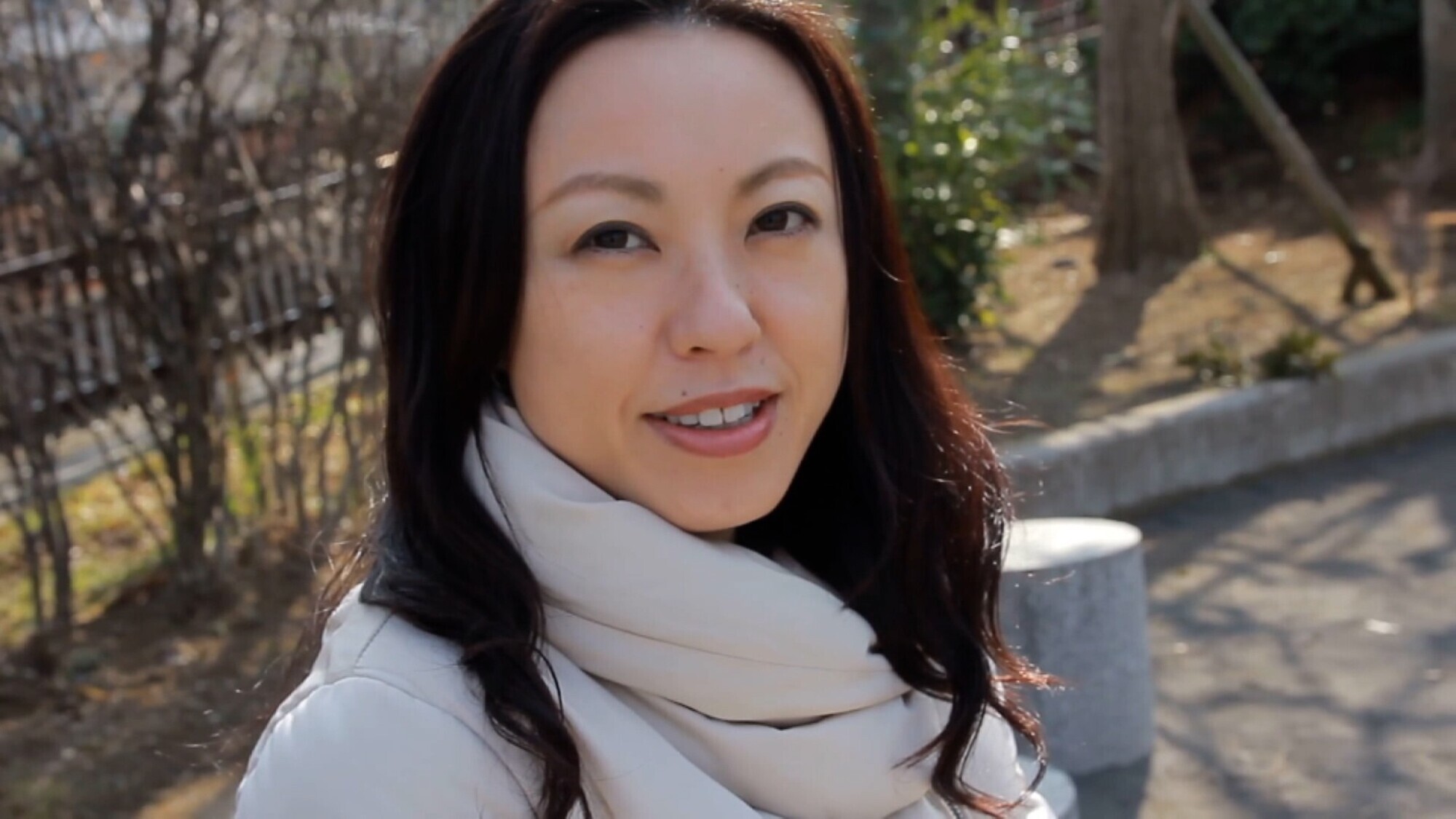 8年間、男性経験なしの濃いめの美人顔のバツイチ熟女さん。オンナの悦びと潤いを求めてAV出演!性欲発散の激ピスSEX! 画像1