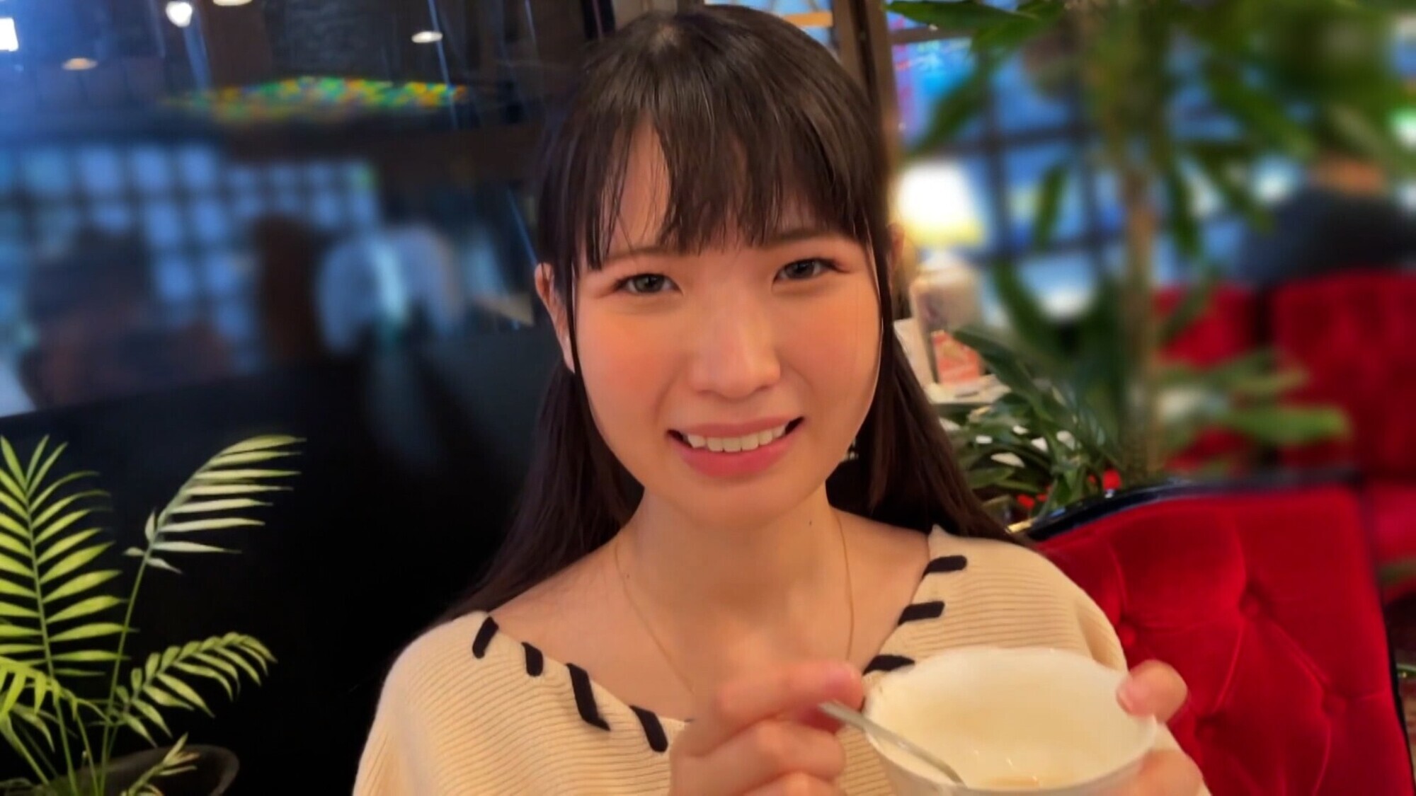 あどけない笑顔のピュア感溢れる清純系娘の性的好奇心旺盛なエロギャップSEX! 画像1