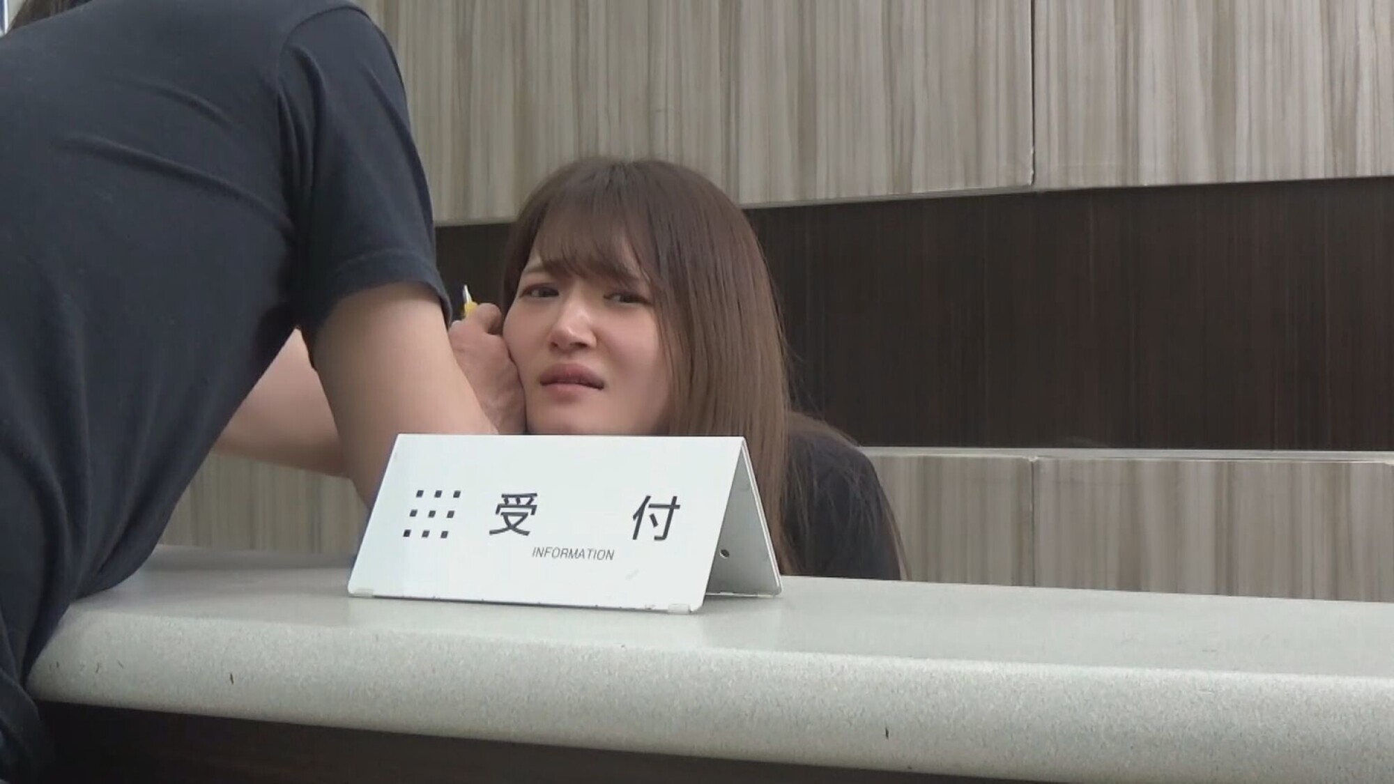 大手企業インターンJD 嗚咽の受付デスク 男優位の懐妊セックス 画像1