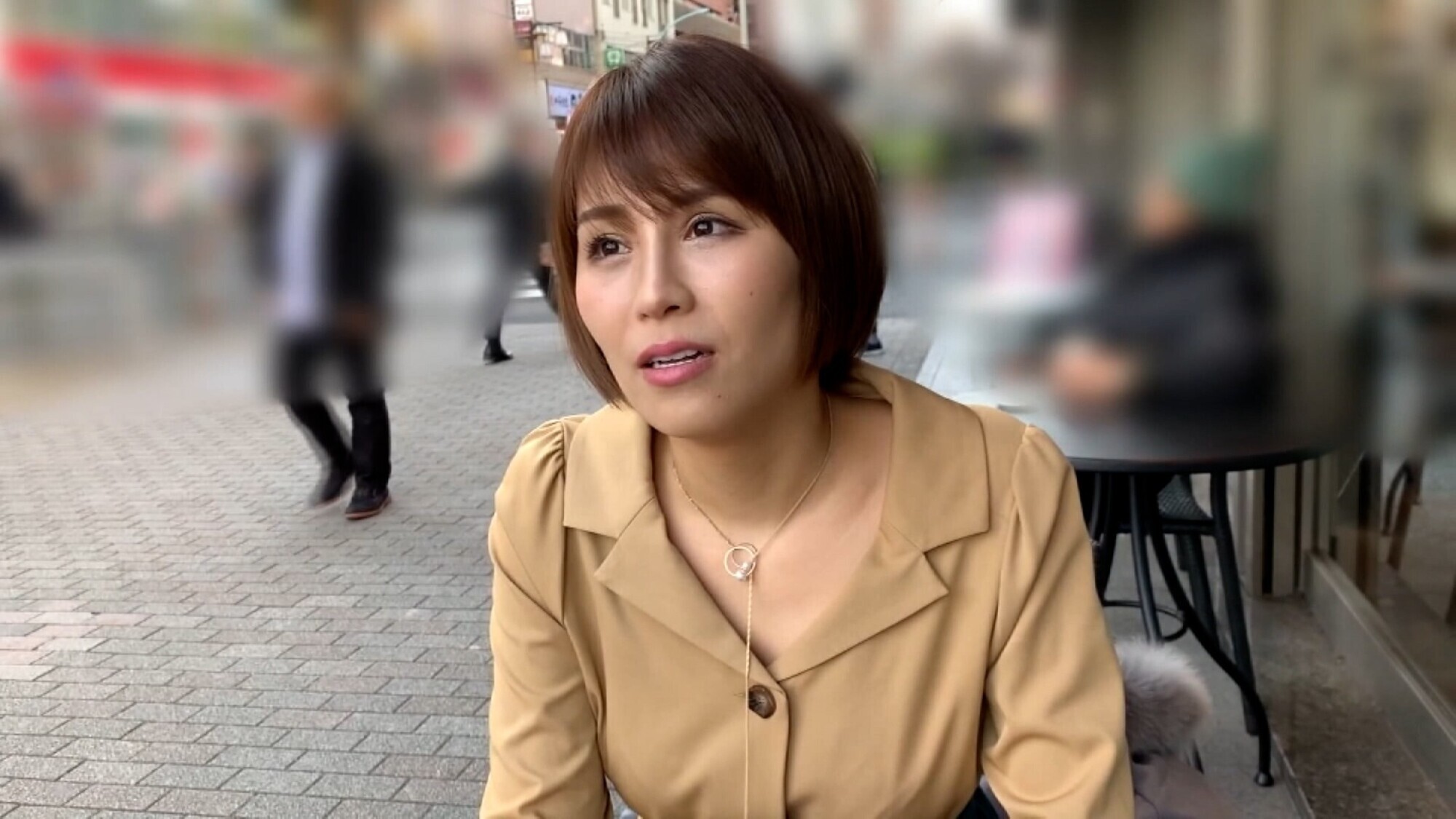 落ち着いた雰囲気の奥ゆかしいフェロモン振りまくお姉さま系美女の性欲発散変態SEX! 画像1