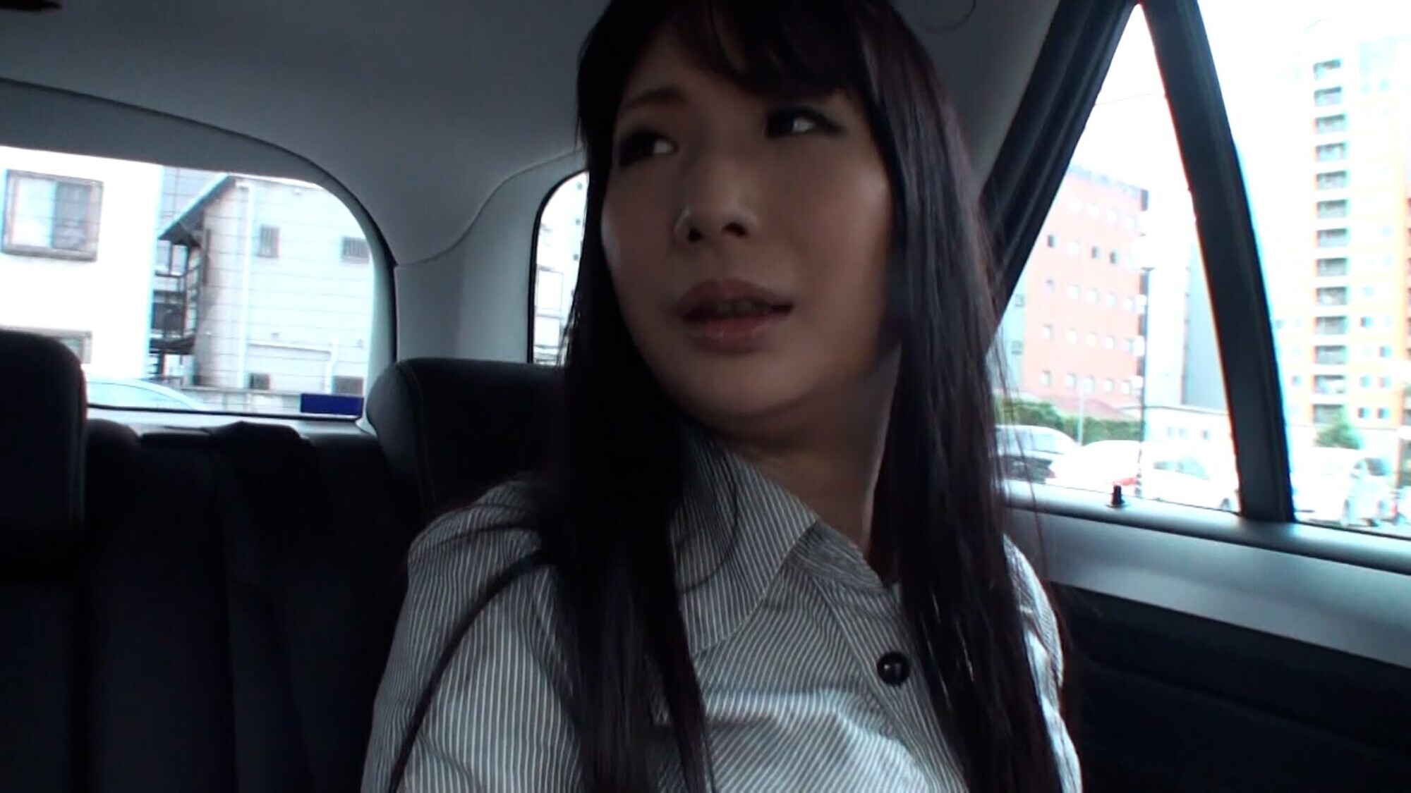 夫婦の夜の営みグッズのモニターを普通の奥さんにお願いしてみた!おもちゃの快感に溺れ他人棒の激ピスで中出し昇天! 画像1