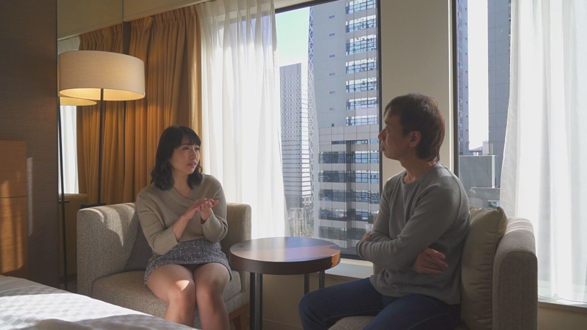 夫しか知らなかった奥様は初めて知った他人棒で絶叫しながらイク！ 画像1