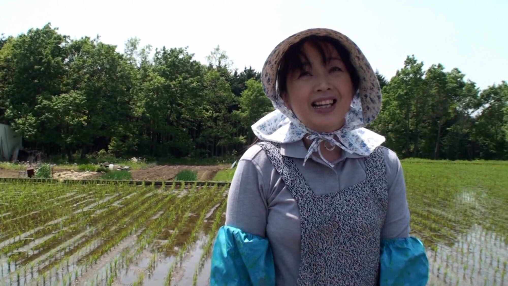 旦那が農協の研修旅行で留守中！AVの撮影で愉しむ淫乱熟女と大自然の中で淫乱SEX！