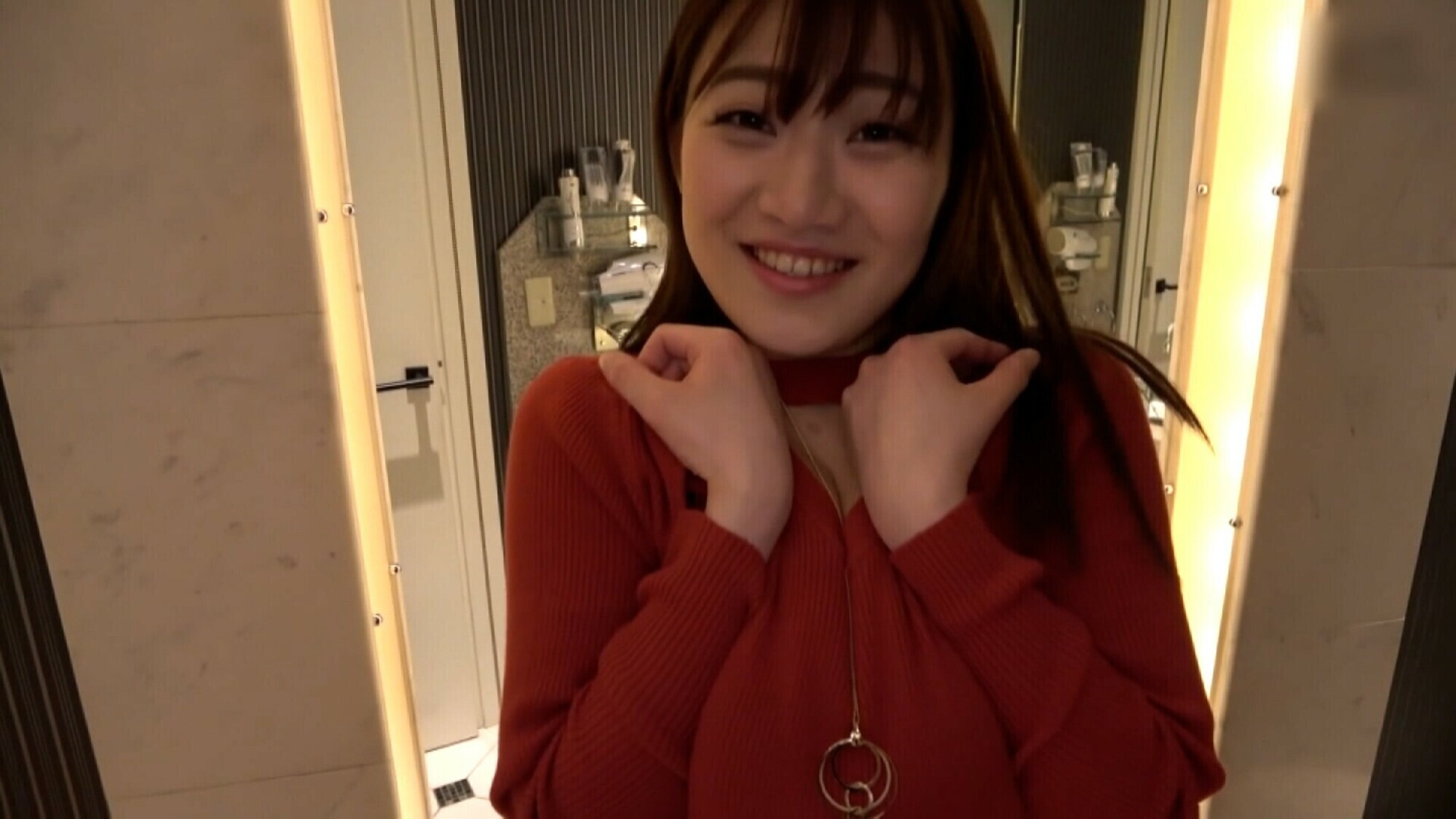 ピュアキャラKカップ超乳のむっつり娘とマッチアプリでラブホで嵌め撮りセックス! 1枚目