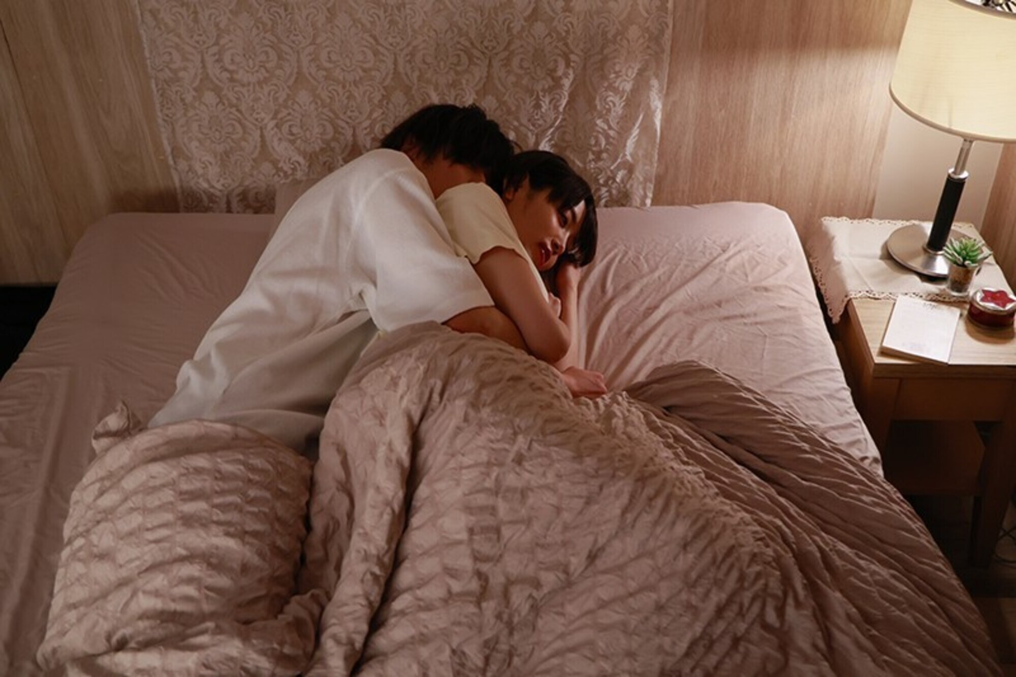 今夜、ひとつのベッドで。