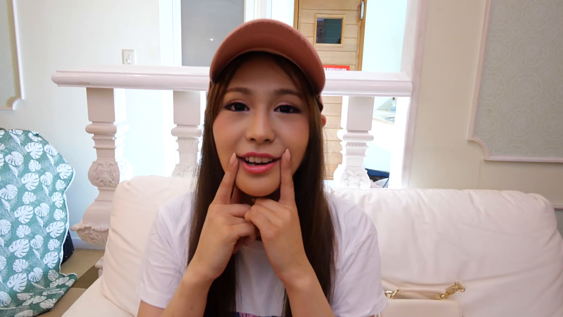 ニコニコギャルをハメまくり4P 画像1