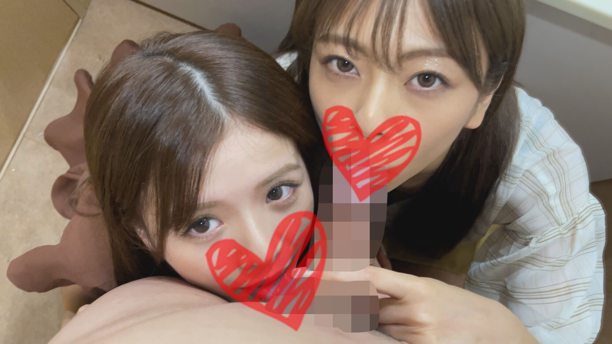 【卑猥パンツ盗撮】【生ハメ援助】【W無毛ワレメ】Mちゃん&Mちゃん 画像3