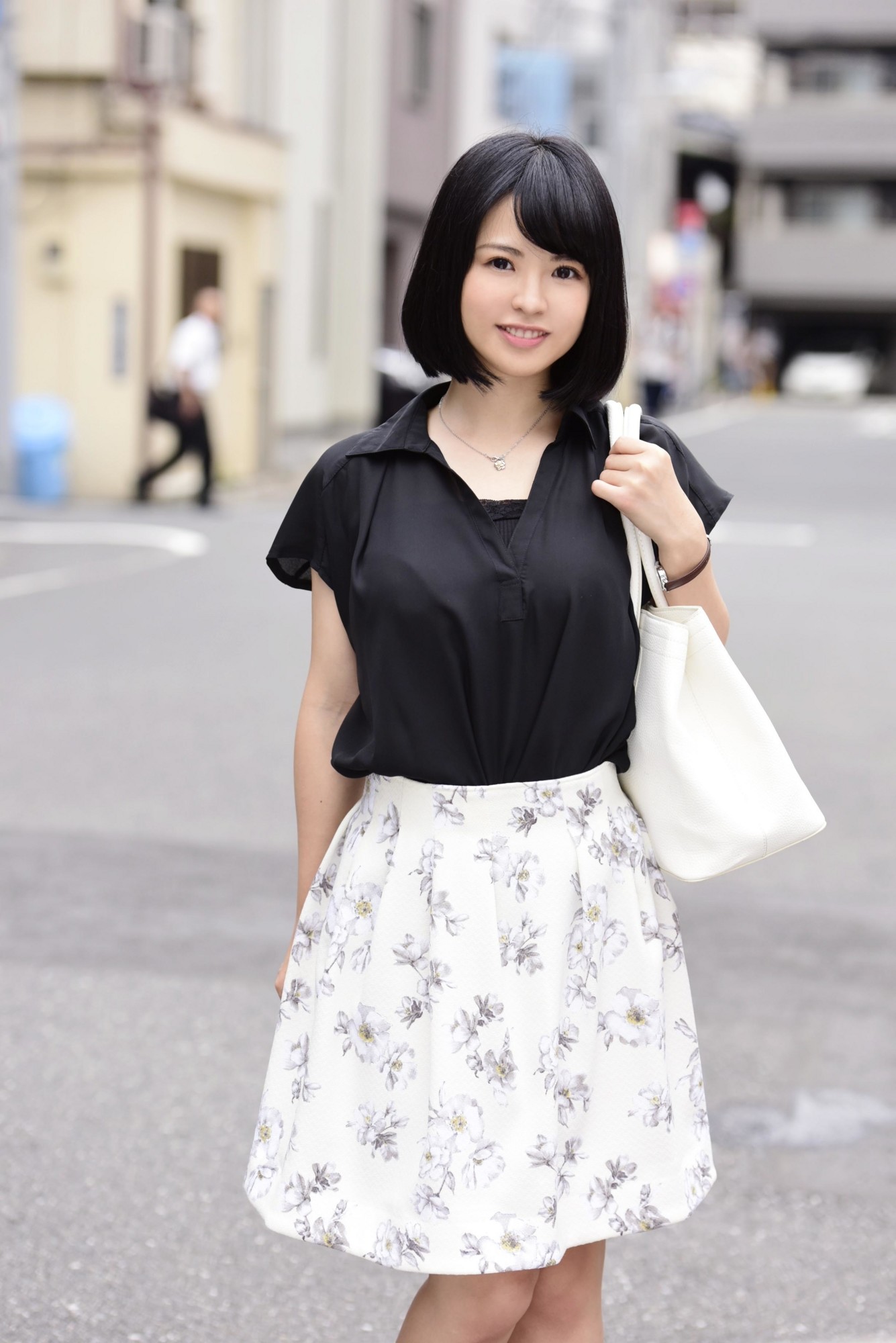 シンドウ(24)丸の内OL マジックミラー号 某有名企業で働く華やかな推定GカップOLとSEX! 画像1