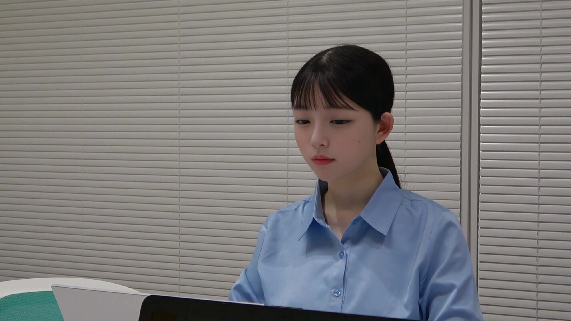 デリヘル呼んだらまさかの同僚!普段は真面目な男女塾講師がホテルでまさかの遭遇!お互い真面目過ぎてキャンセルするかしないかの検討も90分は無駄にせず!サービス開始!知ってる人だからって最後はまさかの展開に・・・ 画像1