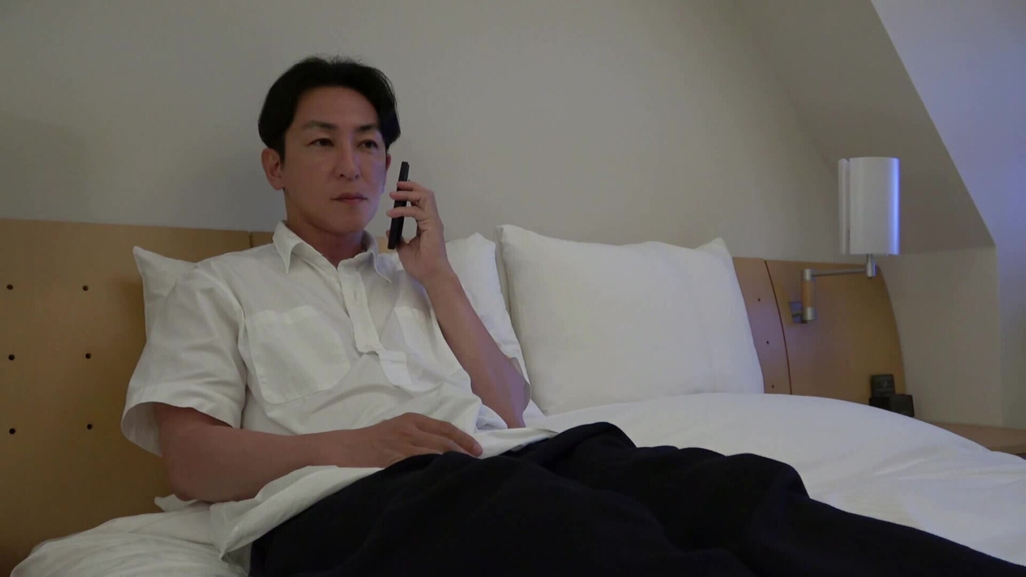 デリヘル呼んだらまさかの同僚!普段は真面目な男女塾講師がホテルでまさかの遭遇!お互い真面目過ぎてキャンセルするかしないかの検討も90分は無駄にせず!サービス開始!知ってる人だからって最後はまさかの展開に・・・ 画像2