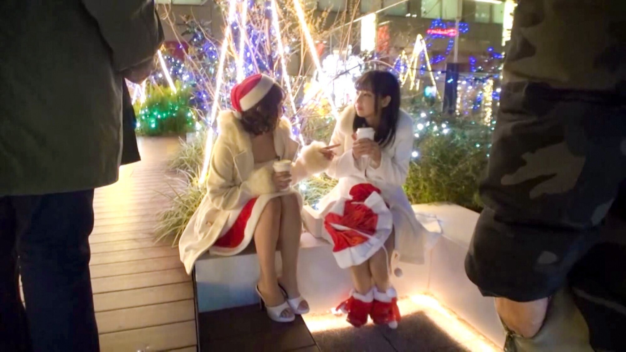 クリスマスにはしゃぐサンタコスの美女をナンパしてエッチなハメ撮りクリスマスww 画像9