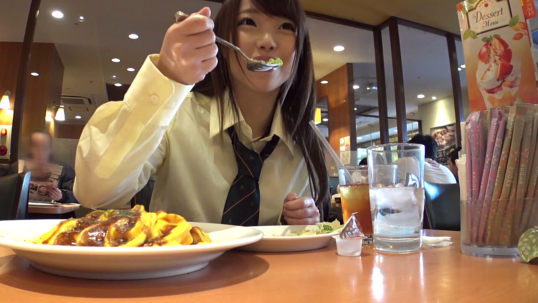 心底エロい子だけ収録!!AV出演に自ら応募してきた素人娘達100人 8時間BEST 画像1