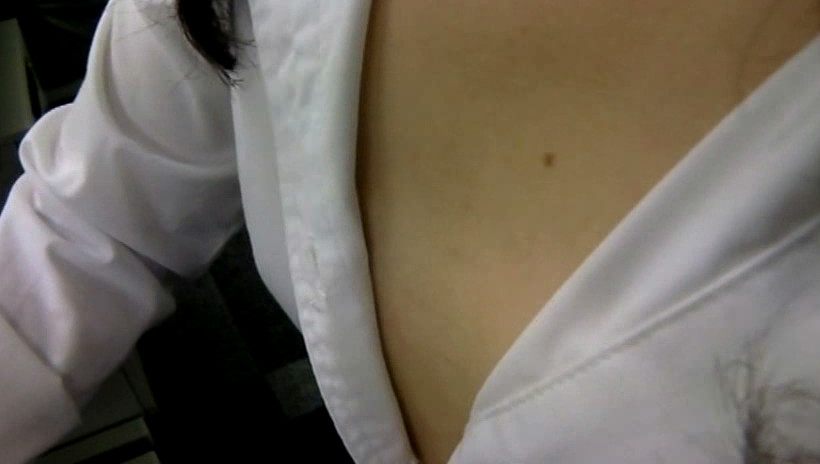 OLさんの無防備なブラウスの隙間からこぼれたコリコリ乳首盗撮 14 画像6