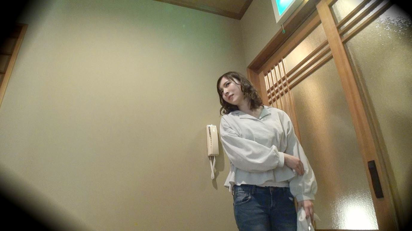 かおり(24)推定Fカップ 箱根湯本温泉で見つけたお嬢さん タオル一枚 男湯入ってみませんか? 画像2